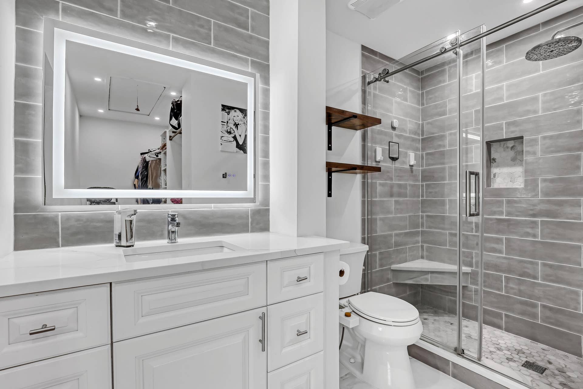 1030 SUGAR SANDS Boulevard, #372, Singer Island, FL 33404 Walk in shower