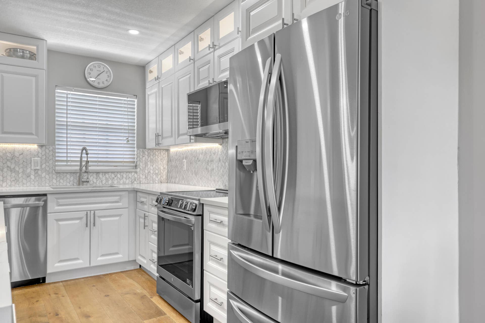 1030 SUGAR SANDS Boulevard, #372, Singer Island, FL 33404 Kitchen
