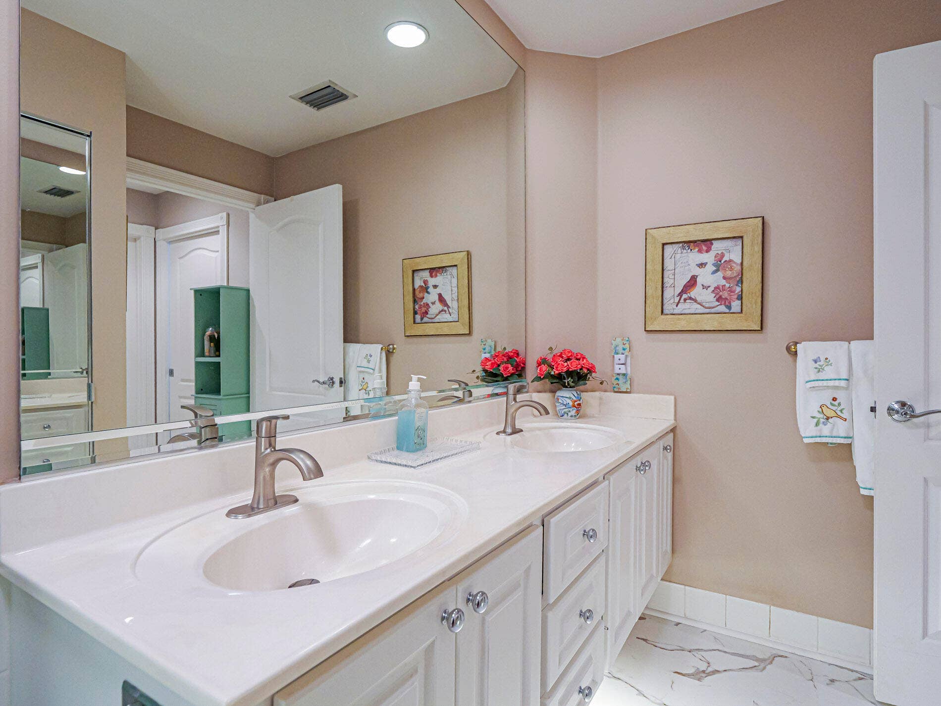 Dual sinks