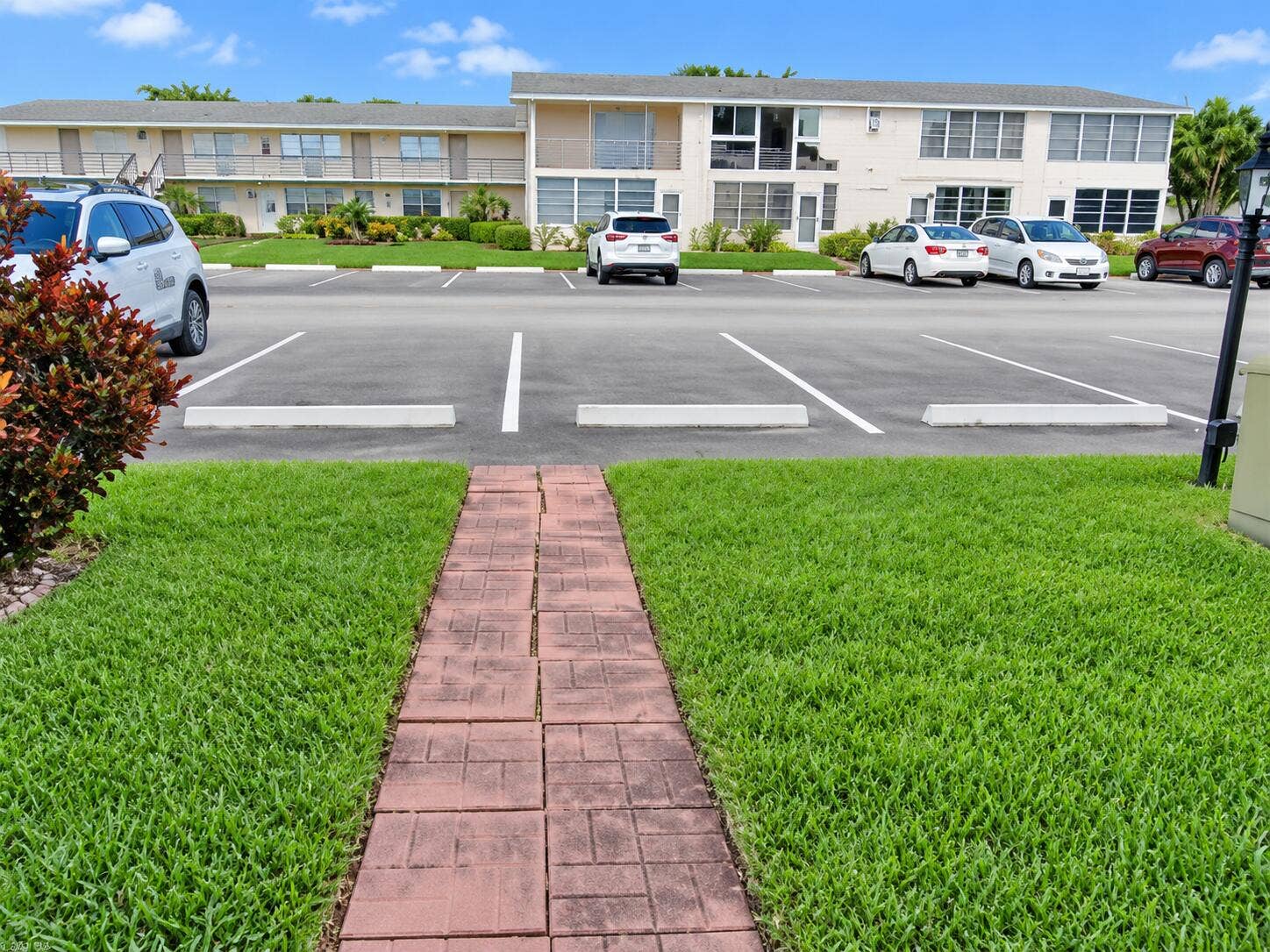 198 MARKHAM J, Deerfield Beach, Deerfield Beach, FL 33442 PARKING SPOT VIEW