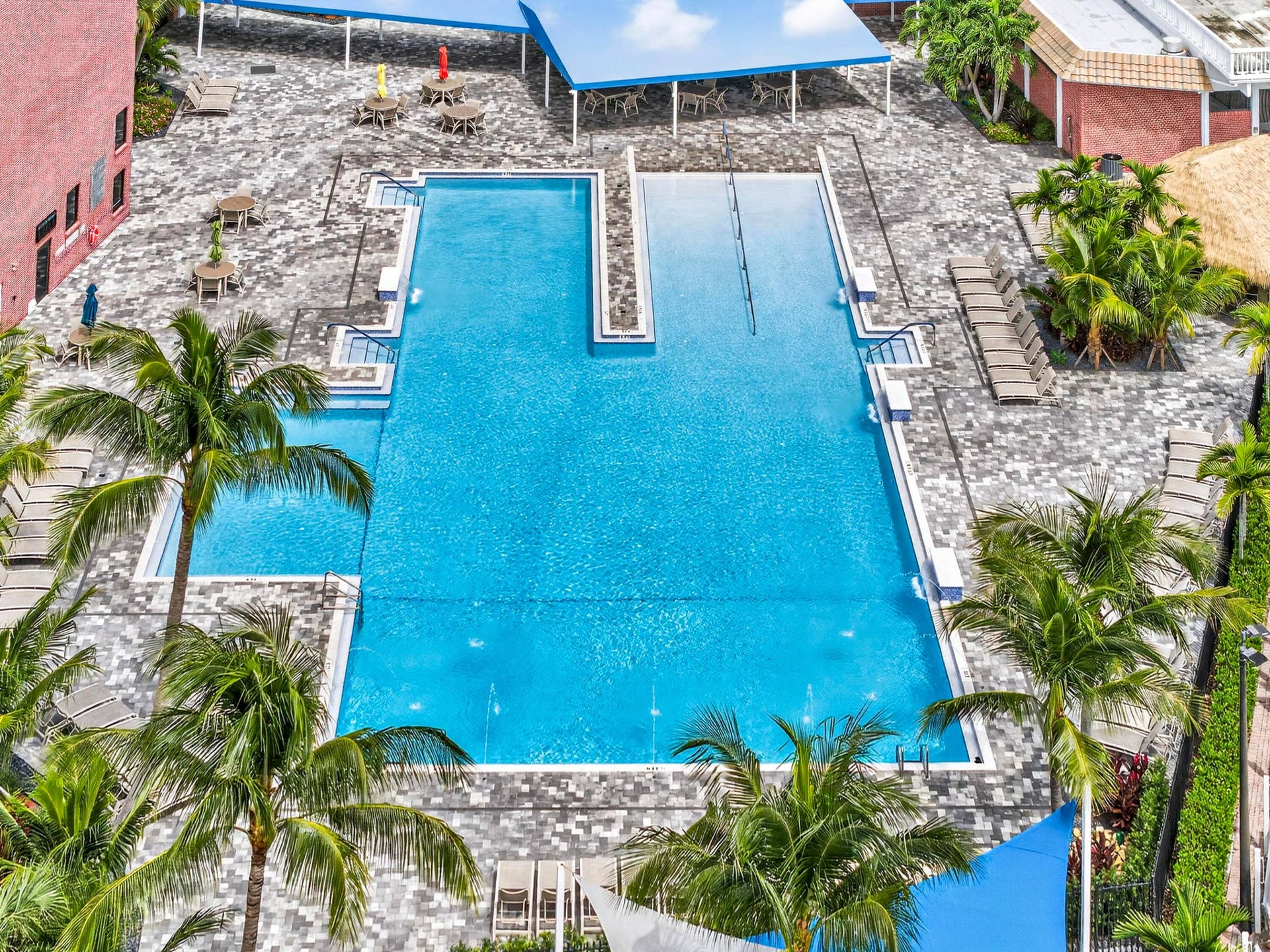 198 MARKHAM J, Deerfield Beach, Deerfield Beach, FL 33442 CLUBHOUSE POOL