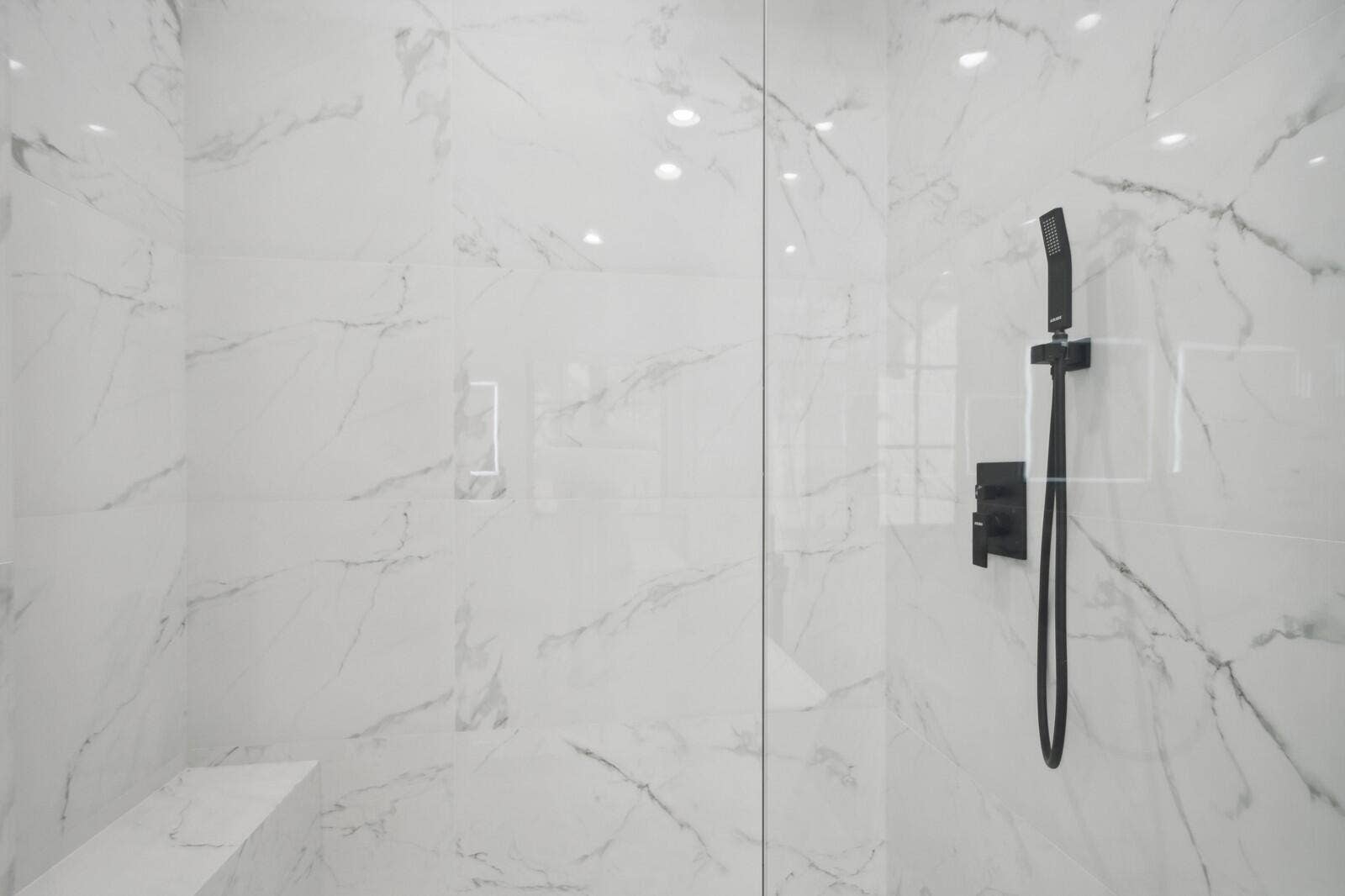 M.BATH SHOWER WITH RAIN HEAD