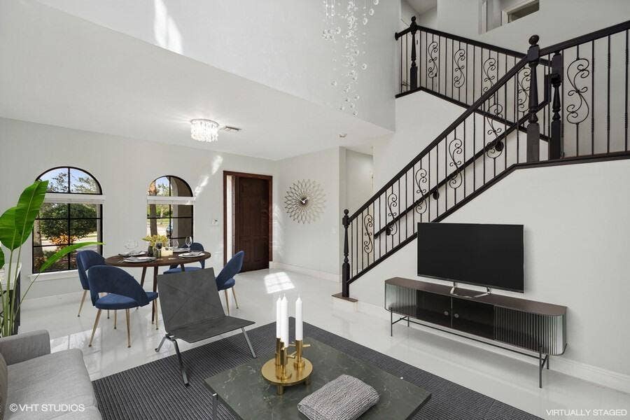 LIVING RM