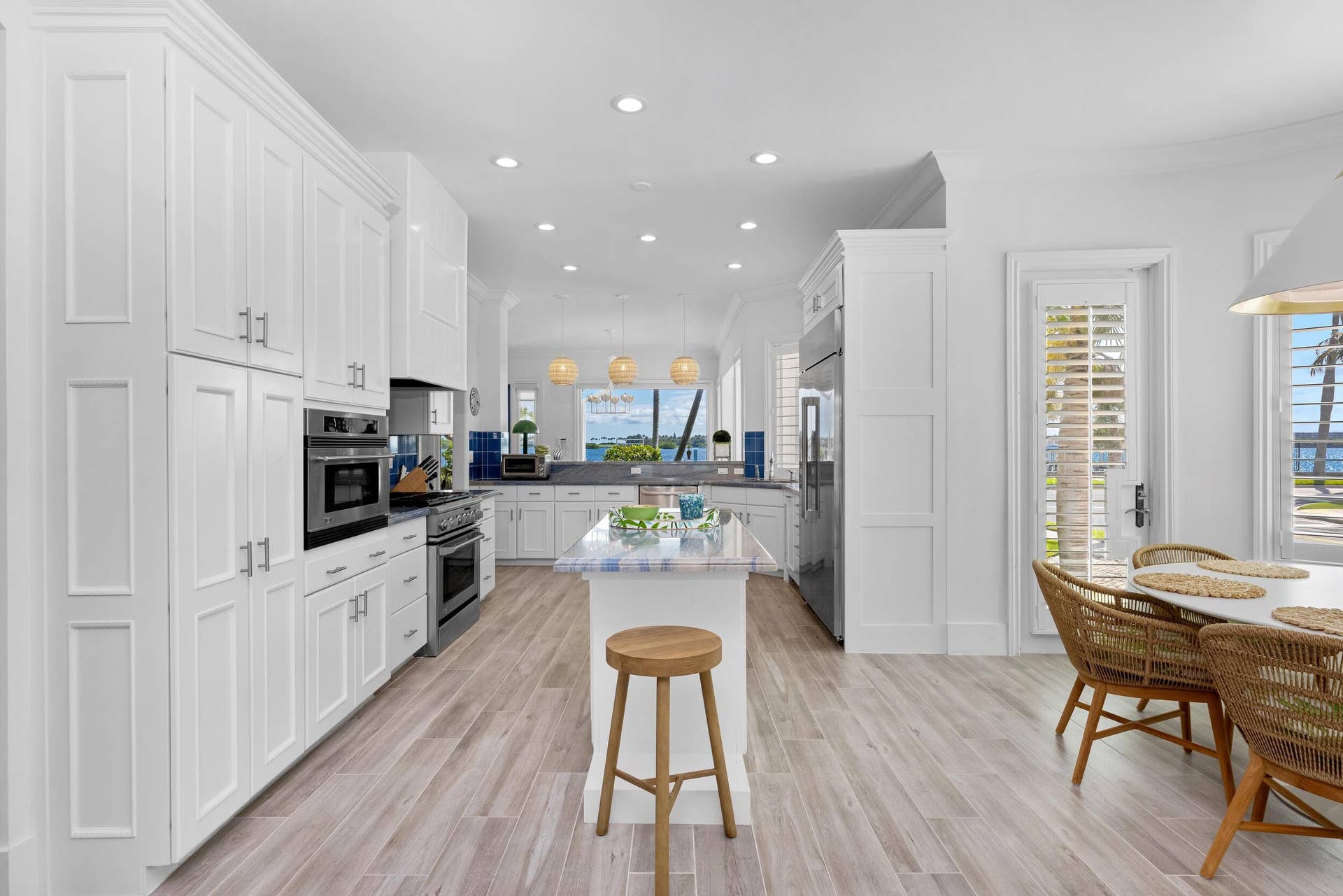 6917 S Flagler Drive, West Palm Beach, FL 33405 Kitchen