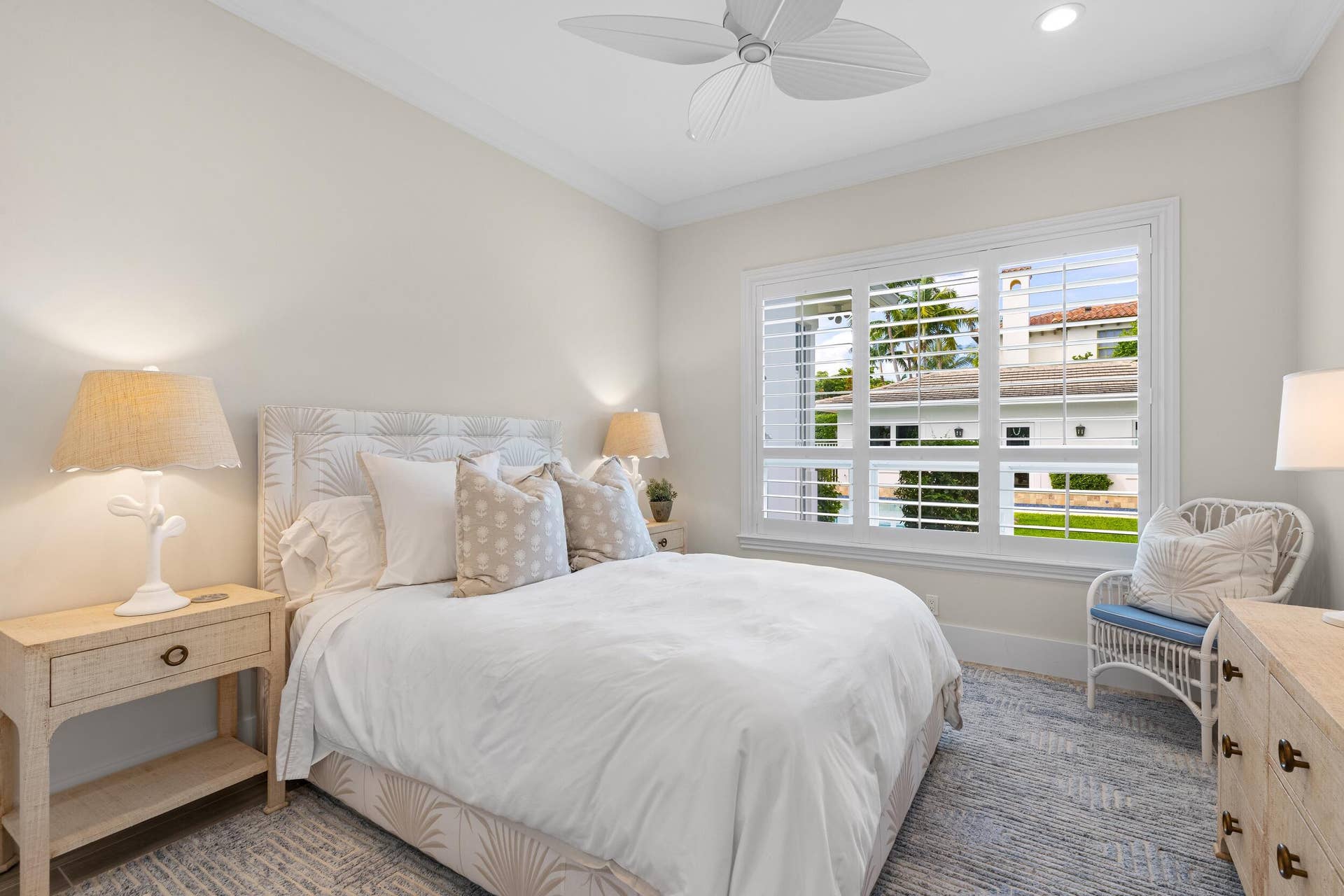 6917 S Flagler Drive, West Palm Beach, FL 33405 Guest Bed