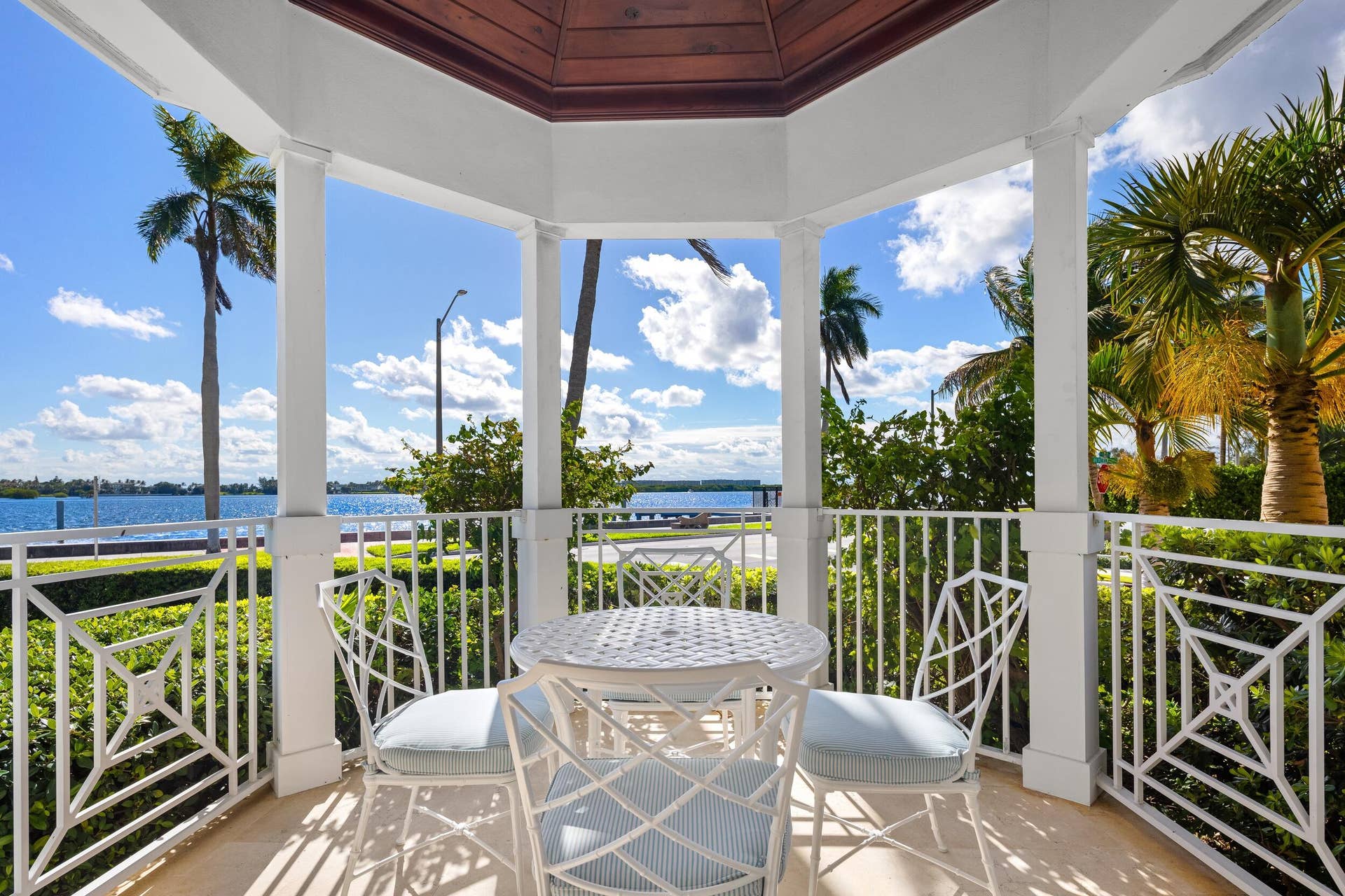 6917 S Flagler Drive, West Palm Beach, FL 33405 Gazebo