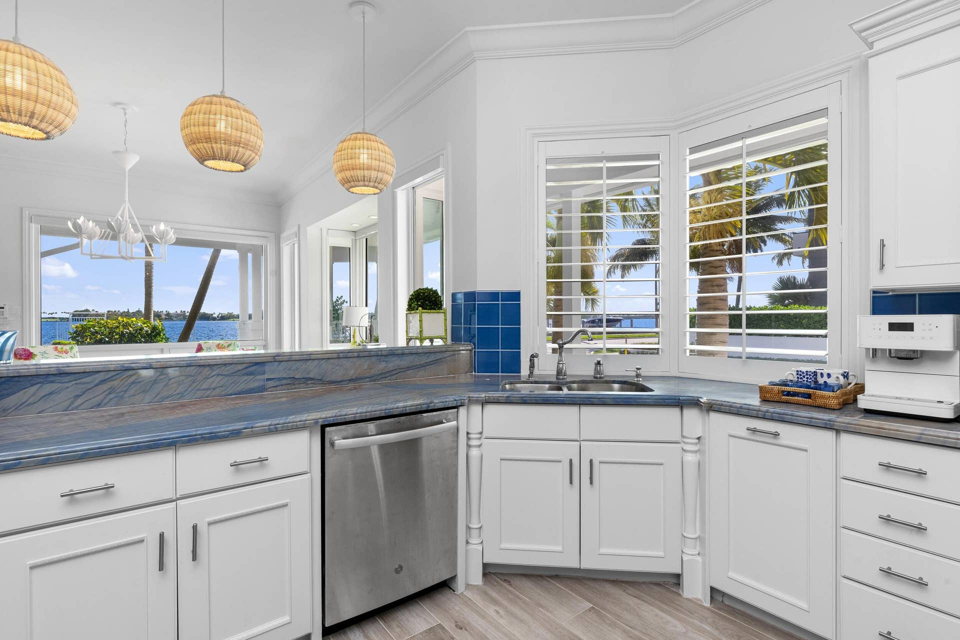 6917 S Flagler Drive, West Palm Beach, FL 33405 Kitchen