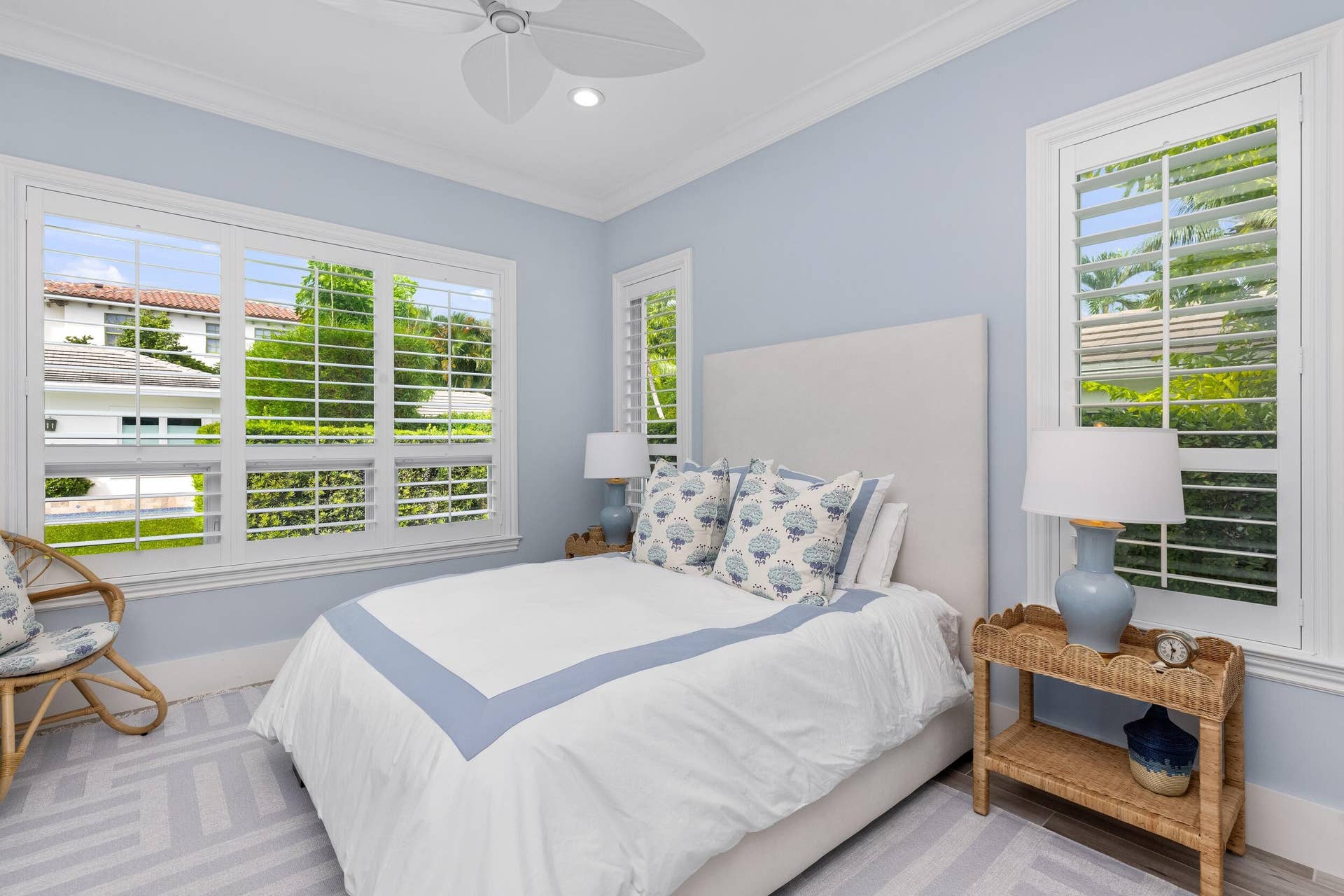 6917 S Flagler Drive, West Palm Beach, FL 33405 Guest Bed