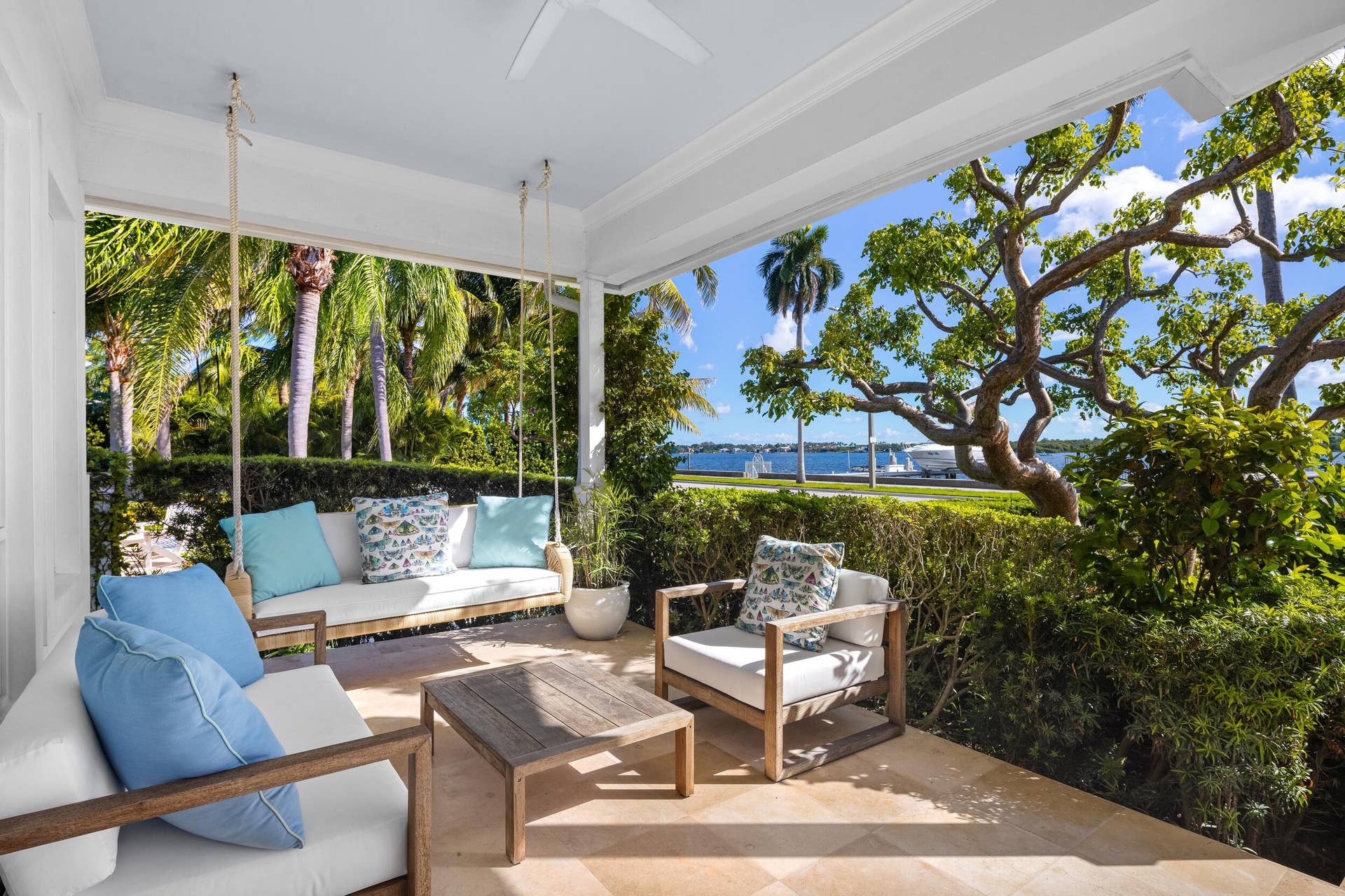 6917 S Flagler Drive, West Palm Beach, FL 33405 Front Porch