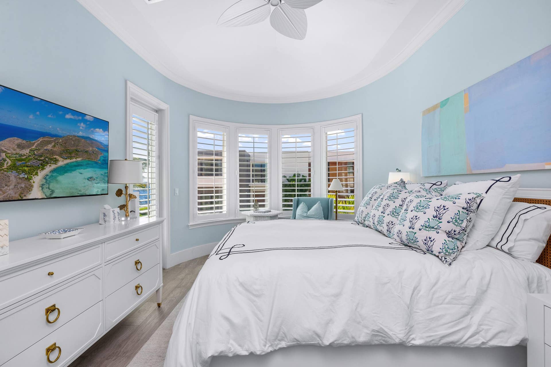 6917 S Flagler Drive, West Palm Beach, FL 33405 Guest Bed