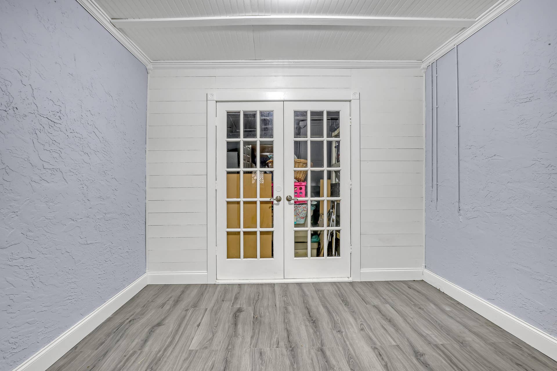 Converted room (1/2 garage) off kitchen