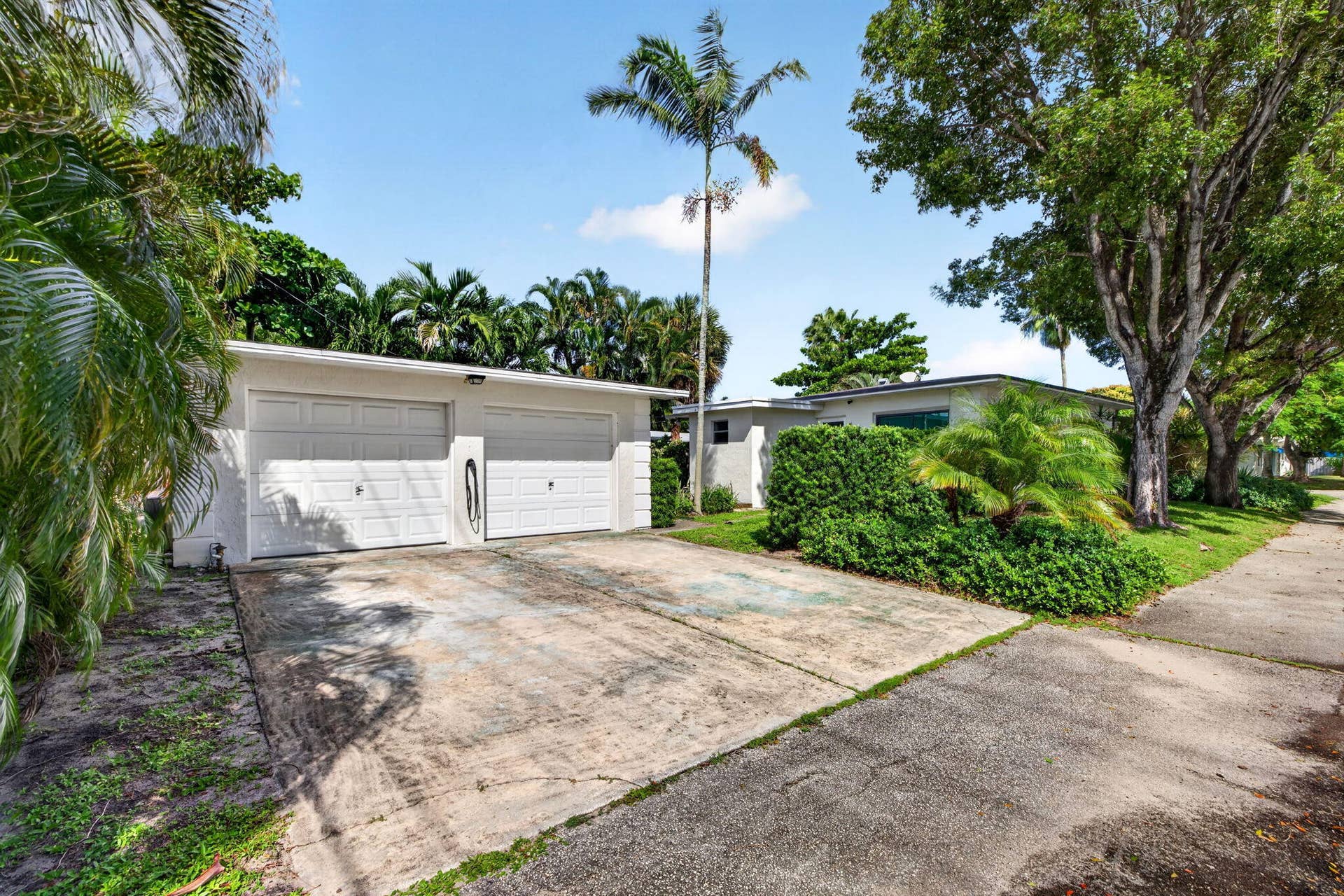 1515 NE 16TH Street, Fort Lauderdale, FL 33304 4-web-or-mls-699A2156