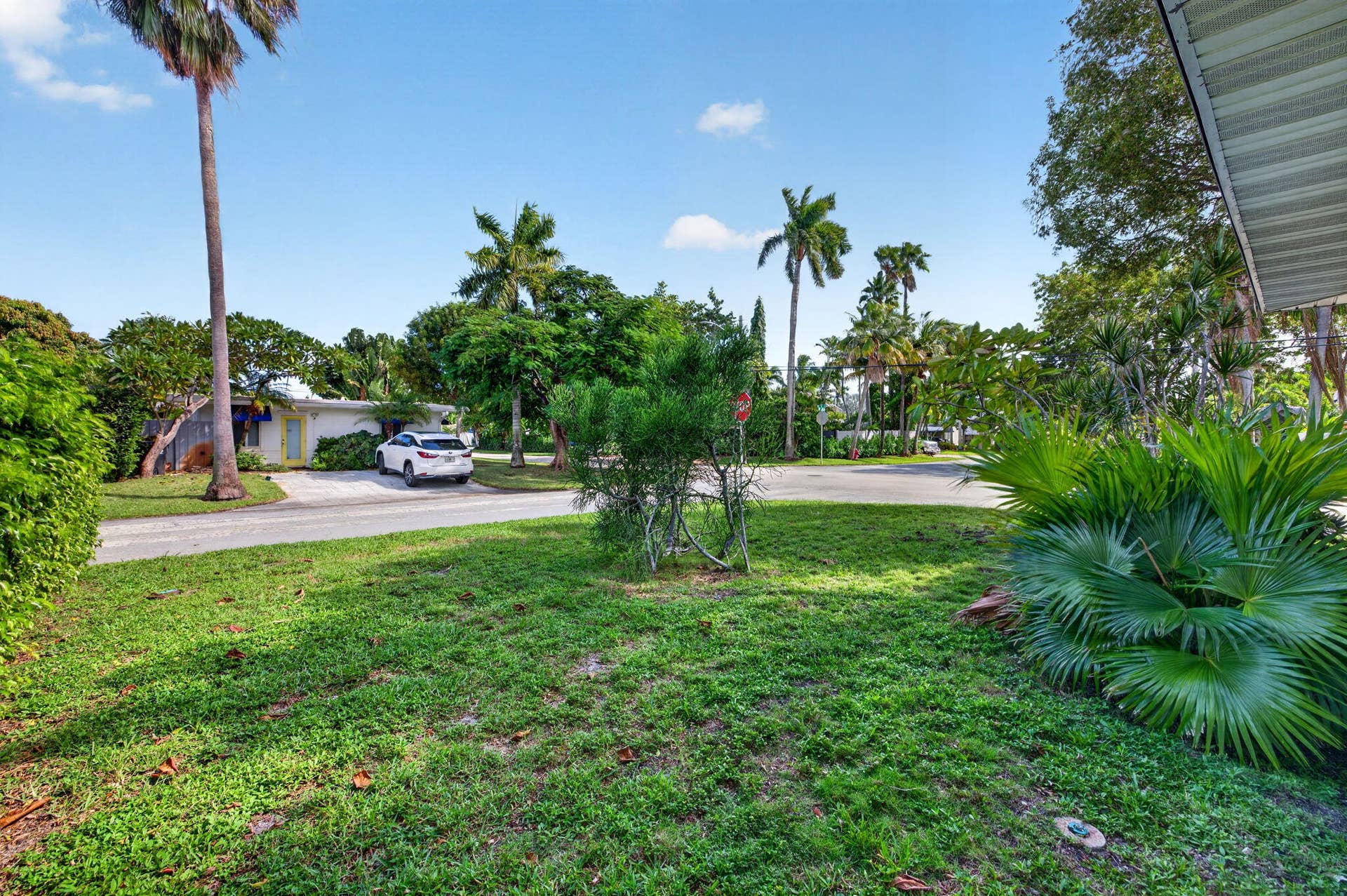 1515 NE 16TH Street, Fort Lauderdale, FL 33304 63-web-or-mls-699A2690
