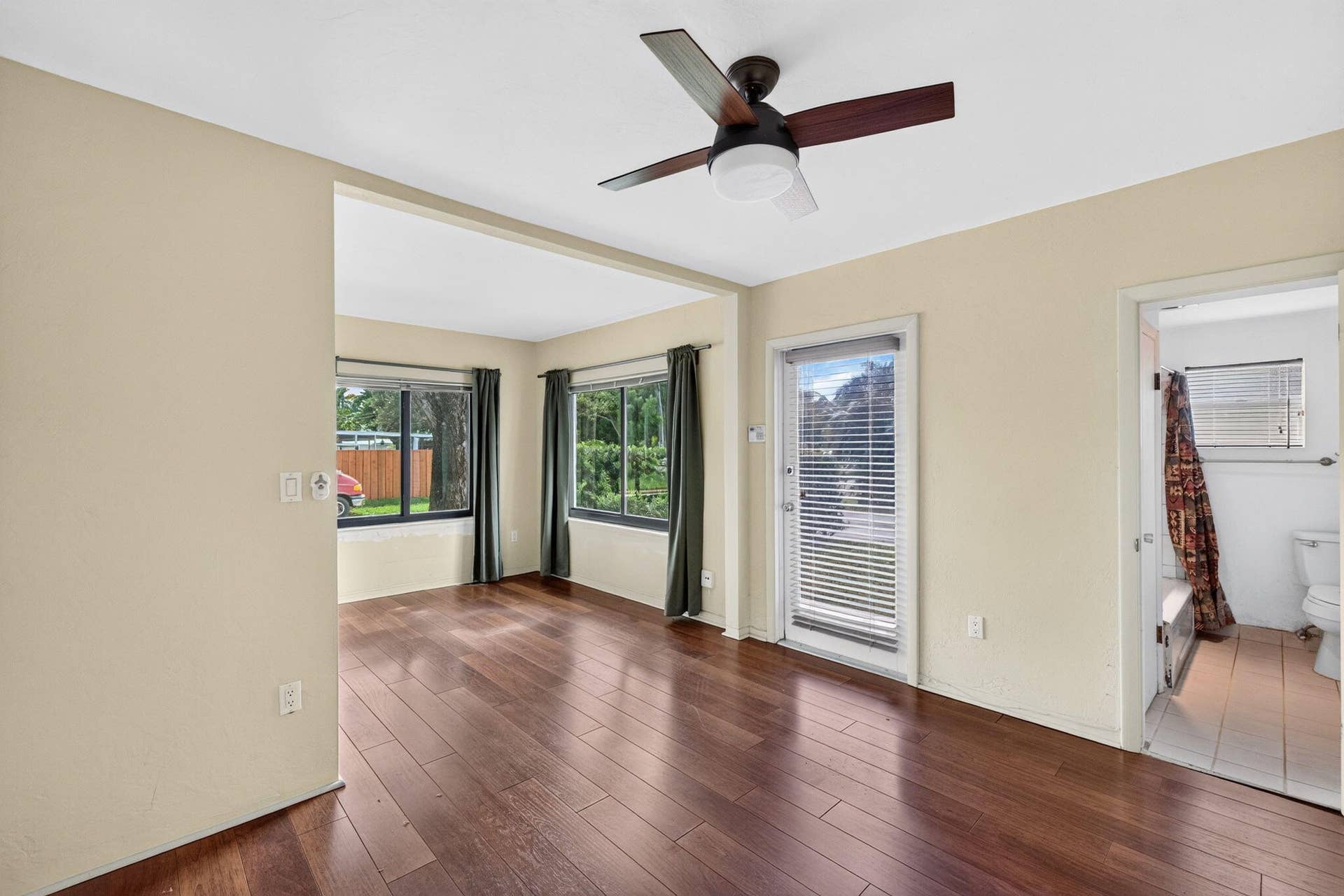 1515 NE 16TH Street, Fort Lauderdale, FL 33304 19-web-or-mls-699A2270