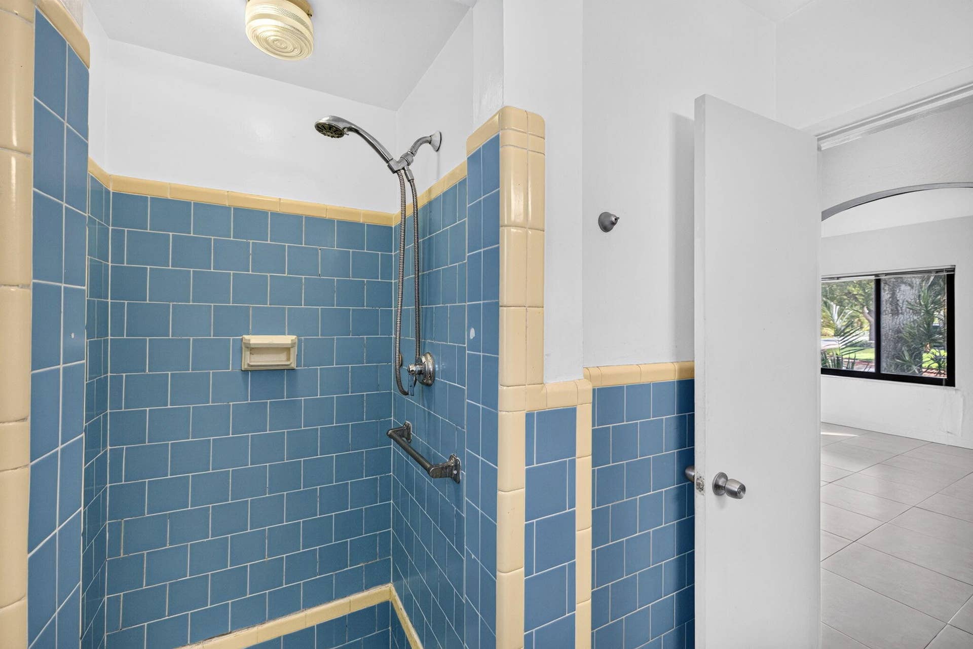 1515 NE 16TH Street, Fort Lauderdale, FL 33304 59-web-or-mls-699A2795