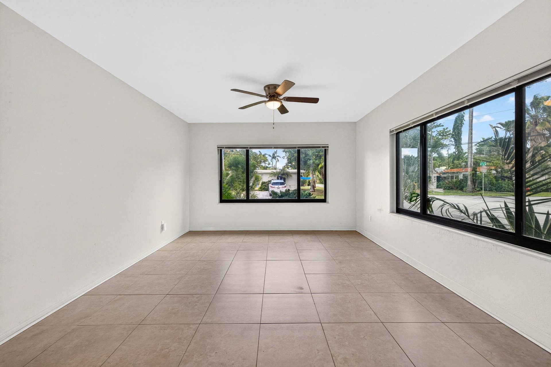 1515 NE 16TH Street, Fort Lauderdale, FL 33304 43-web-or-mls-699A2545