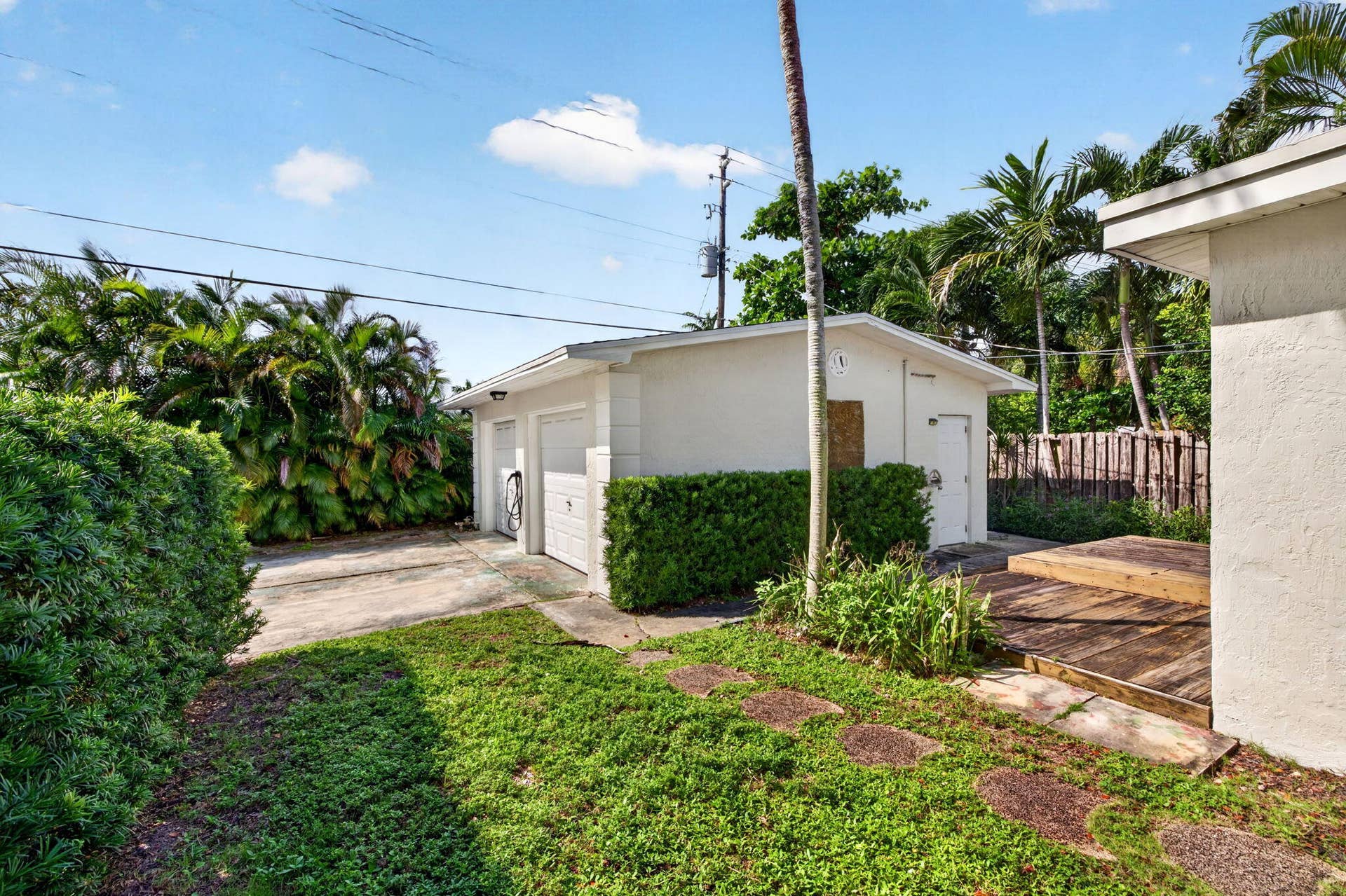 1515 NE 16TH Street, Fort Lauderdale, FL 33304 31-web-or-mls-699A2423