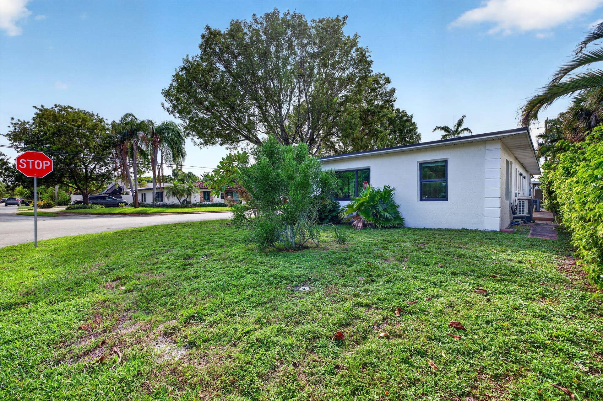 1515 NE 16TH Street, Fort Lauderdale, FL 33304 64-web-or-mls-699A2709