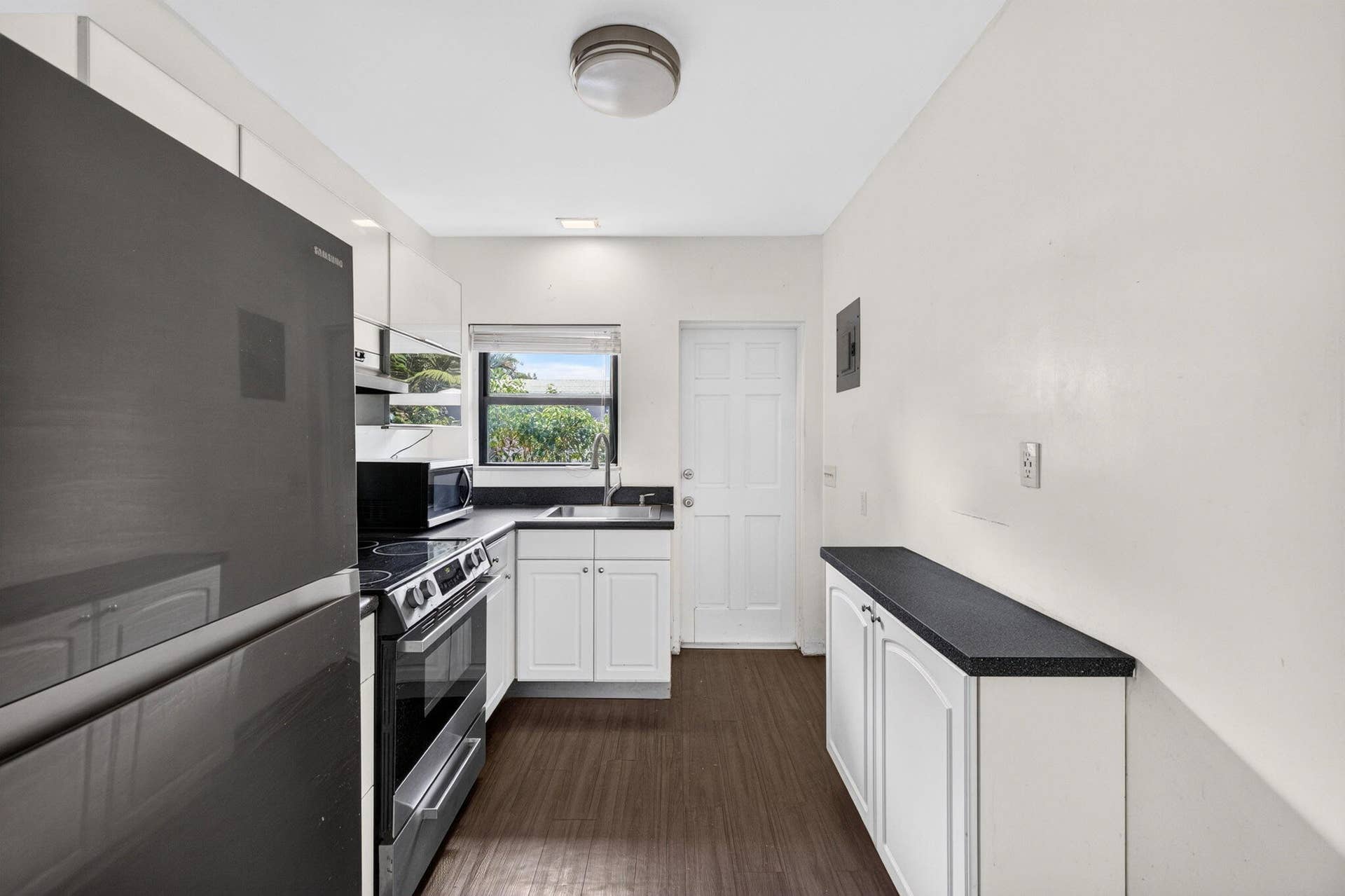 1515 NE 16TH Street, Fort Lauderdale, FL 33304 50-web-or-mls-699A2650