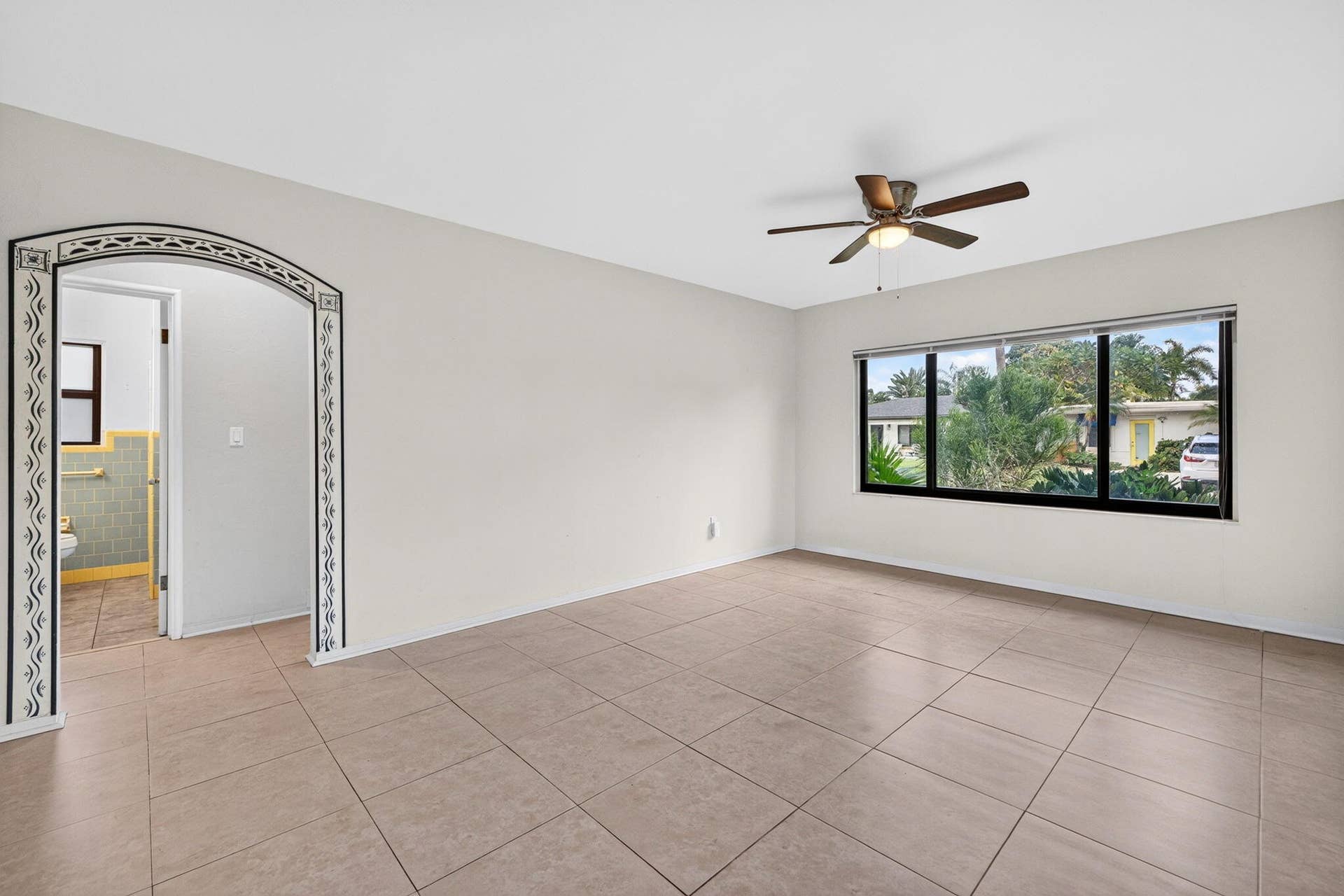 1515 NE 16TH Street, Fort Lauderdale, FL 33304 44-web-or-mls-699A2550