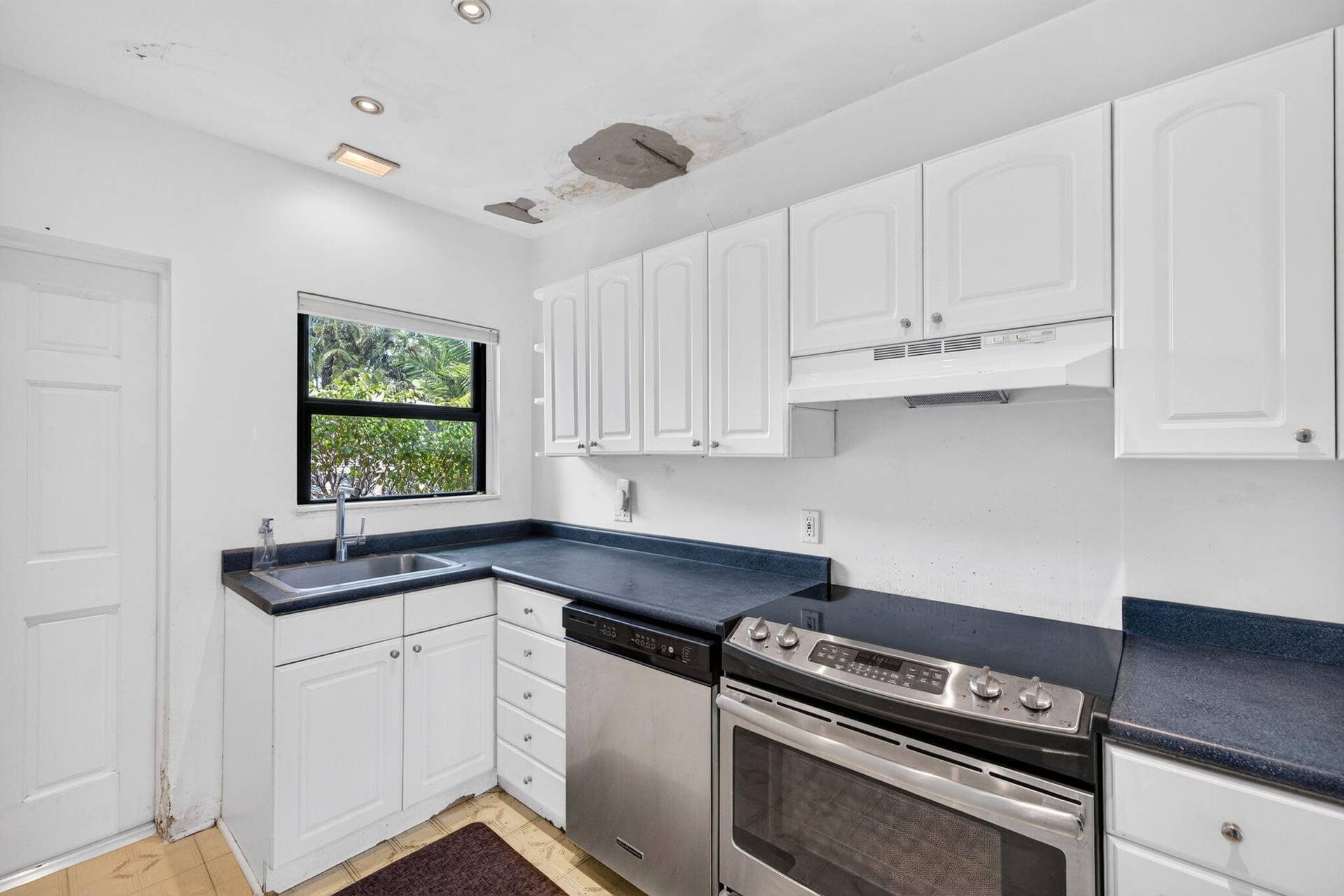 1515 NE 16TH Street, Fort Lauderdale, FL 33304 14-web-or-mls-699A2240
