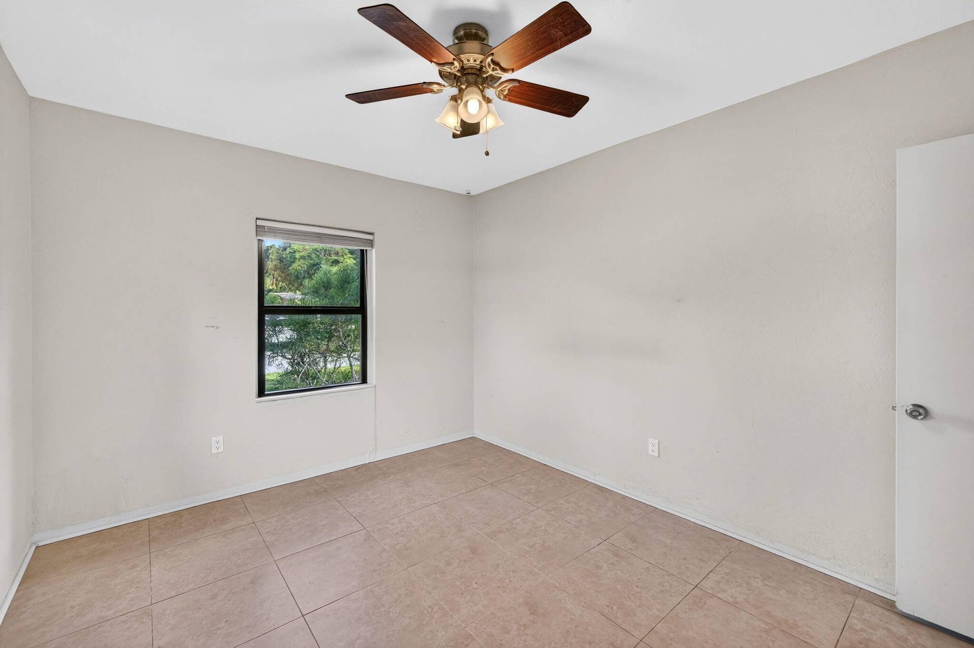 1515 NE 16TH Street, Fort Lauderdale, FL 33304 57-web-or-mls-699A2751