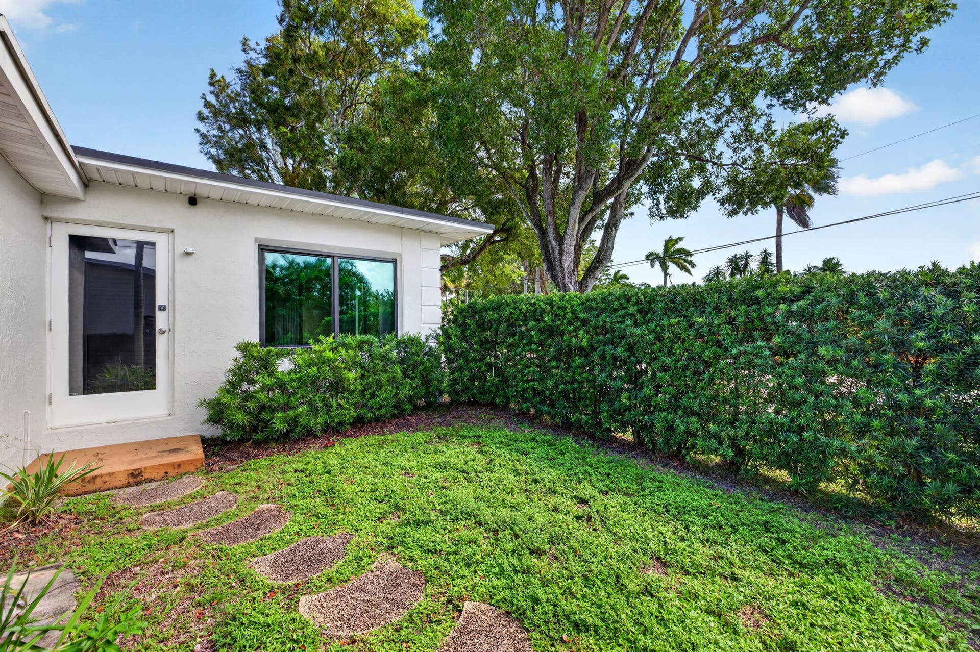 1515 NE 16TH Street, Fort Lauderdale, FL 33304 38-web-or-mls-699A2490