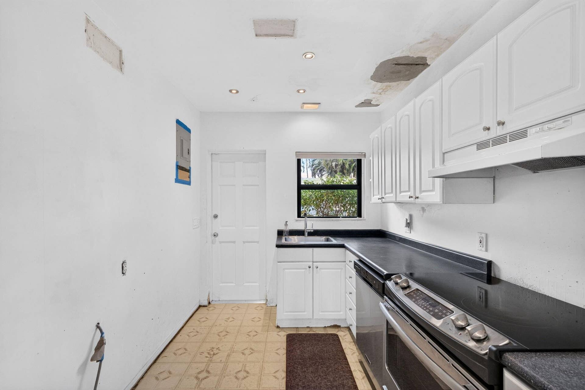 1515 NE 16TH Street, Fort Lauderdale, FL 33304 15-web-or-mls-699A2245