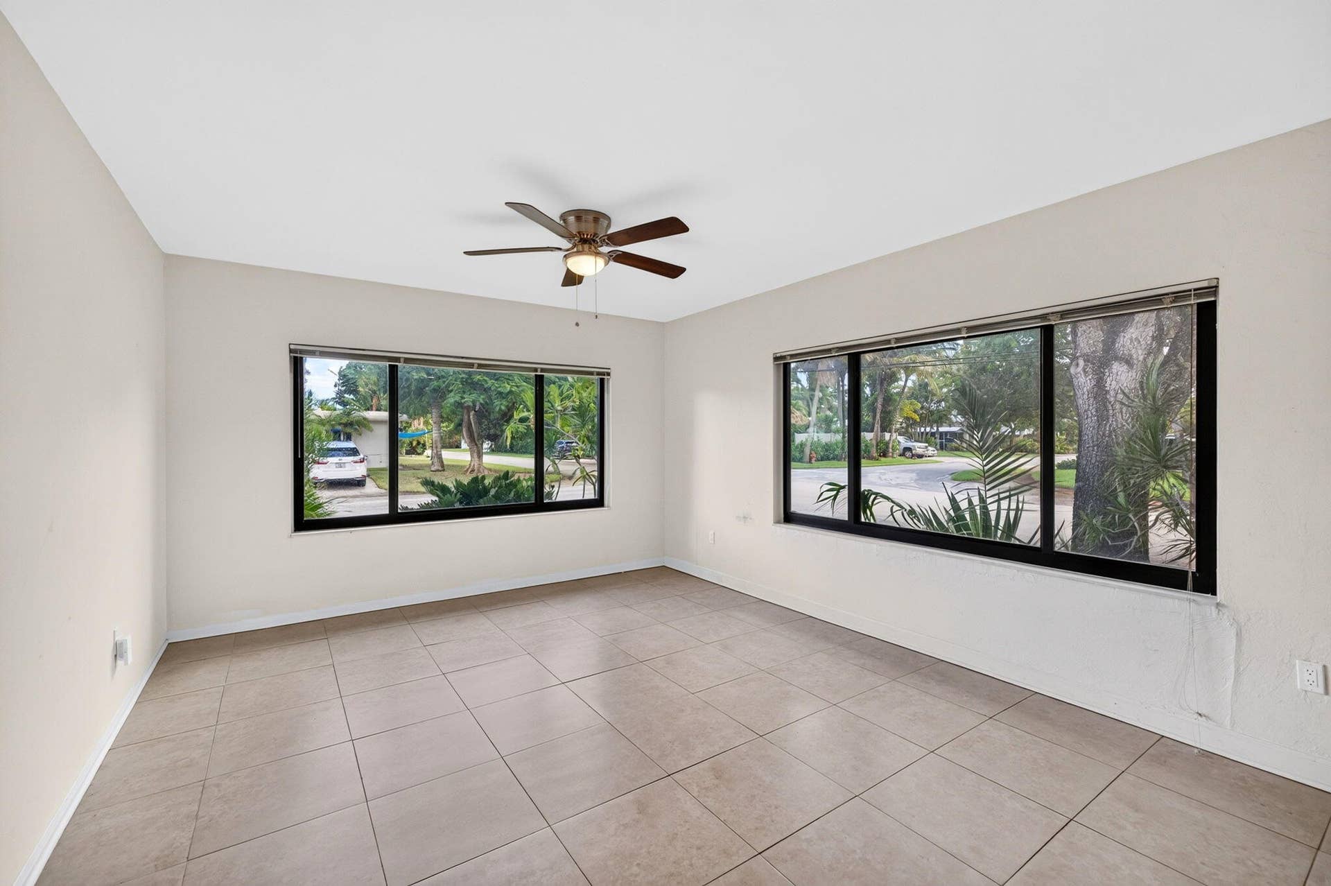 1515 NE 16TH Street, Fort Lauderdale, FL 33304 42-web-or-mls-699A2540