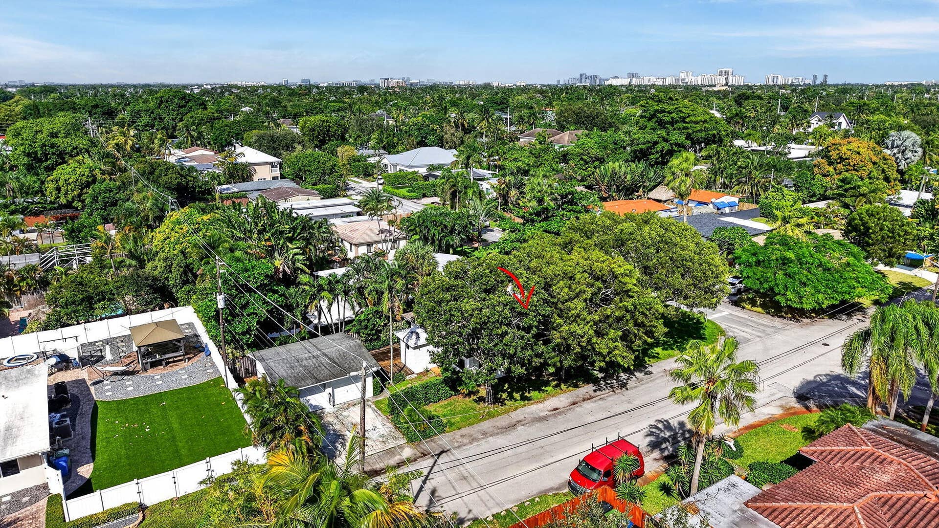 1515 NE 16TH Street, Fort Lauderdale, FL 33304 74-web-or-mls-DJI_20261019150511_0820_D