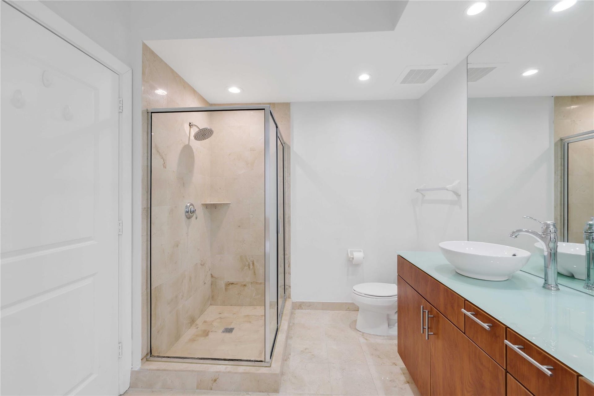 315 NE 3RD Avenue, #1404, Fort Lauderdale, FL 33301 Photo 24