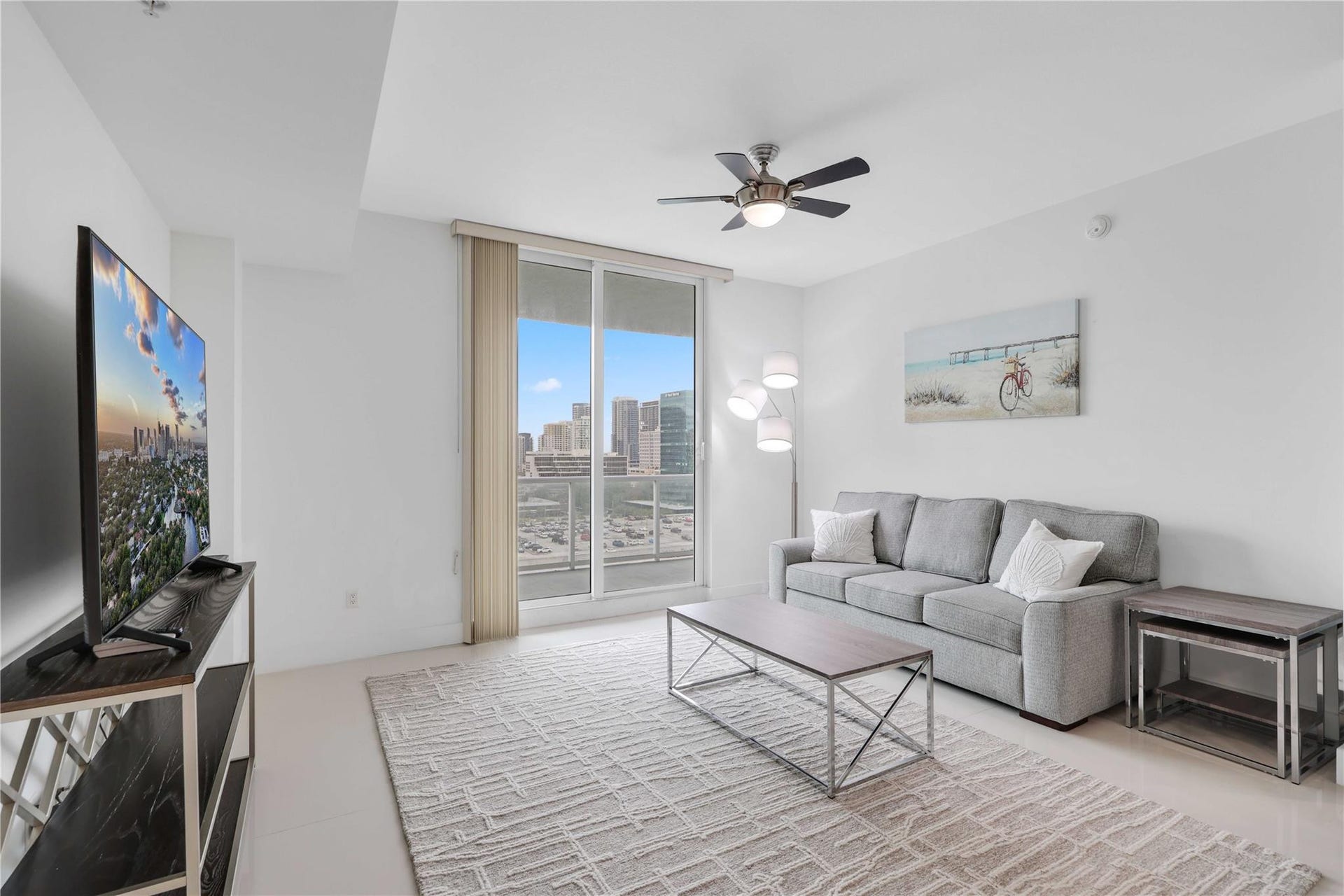 315 NE 3RD Avenue, #1404, Fort Lauderdale, FL 33301 Photo 16