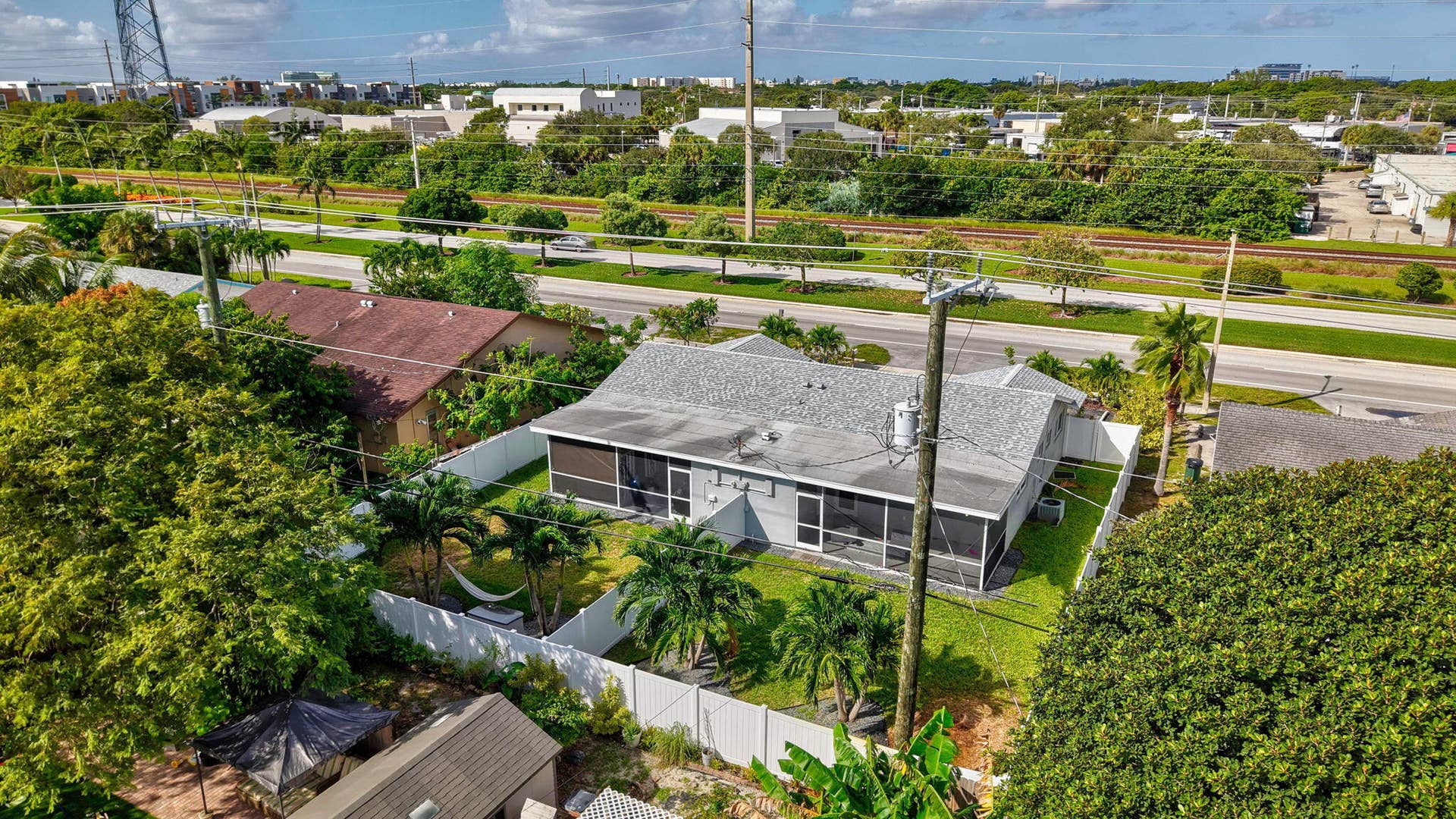 2550 N DIXIE Highway, Boca Raton, FL 33431 57-web-or-mls-DJI_20261020105114_0071_D_
