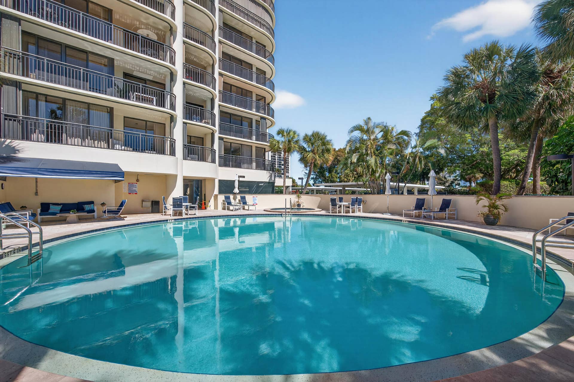 2427 PRESIDENTIAL Way, #803, West Palm Beach, FL 33401 POOL