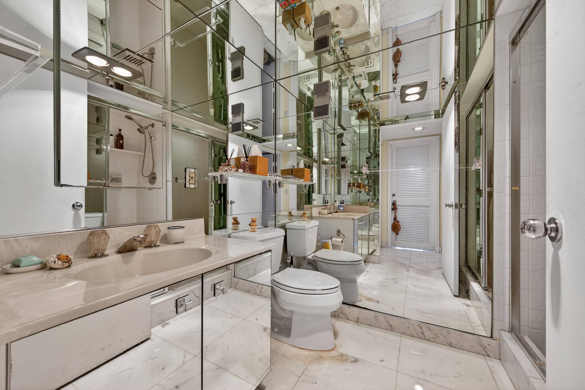 2427 PRESIDENTIAL Way, #803, West Palm Beach, FL 33401 Primary bath