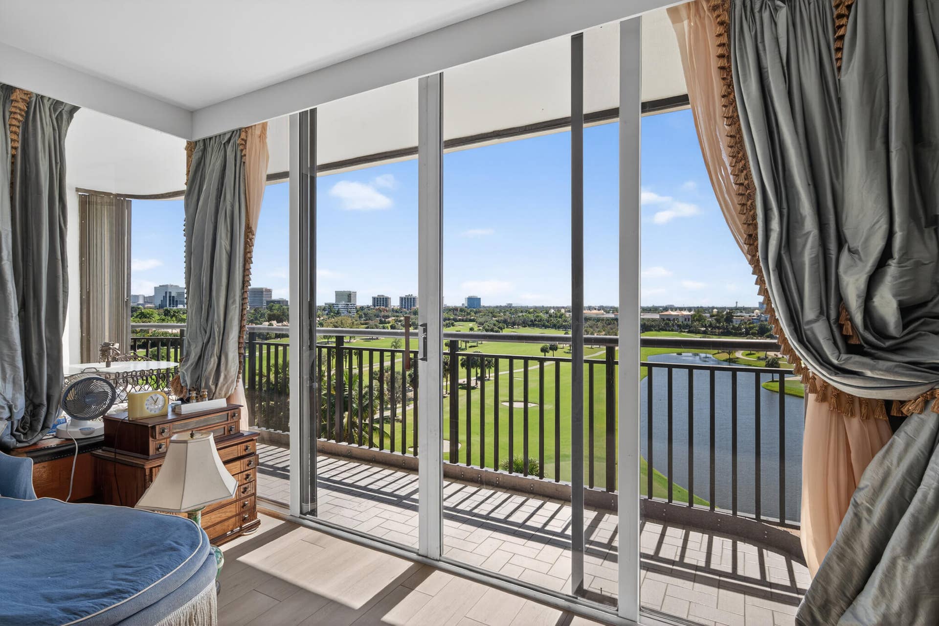 2427 PRESIDENTIAL Way, #803, West Palm Beach, FL 33401 Primary view