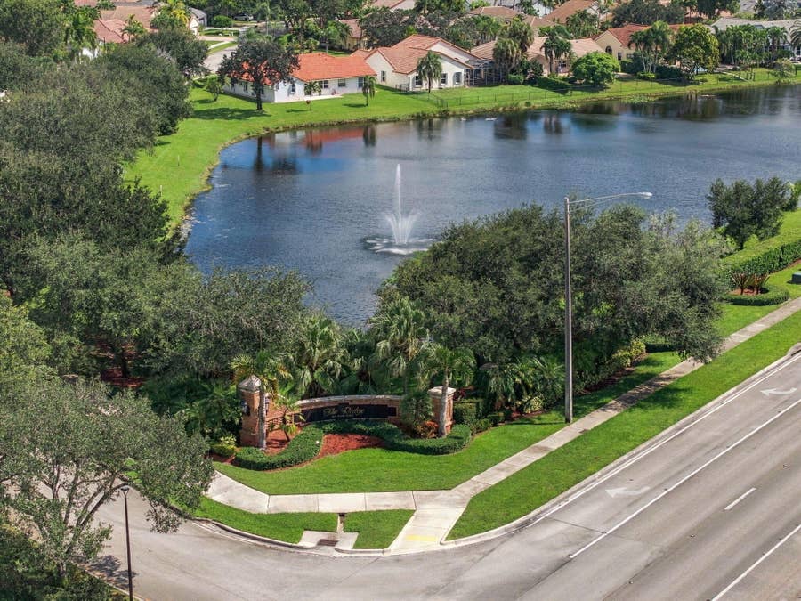 Property photo for 3183 Ridge Trace, Davie, FL