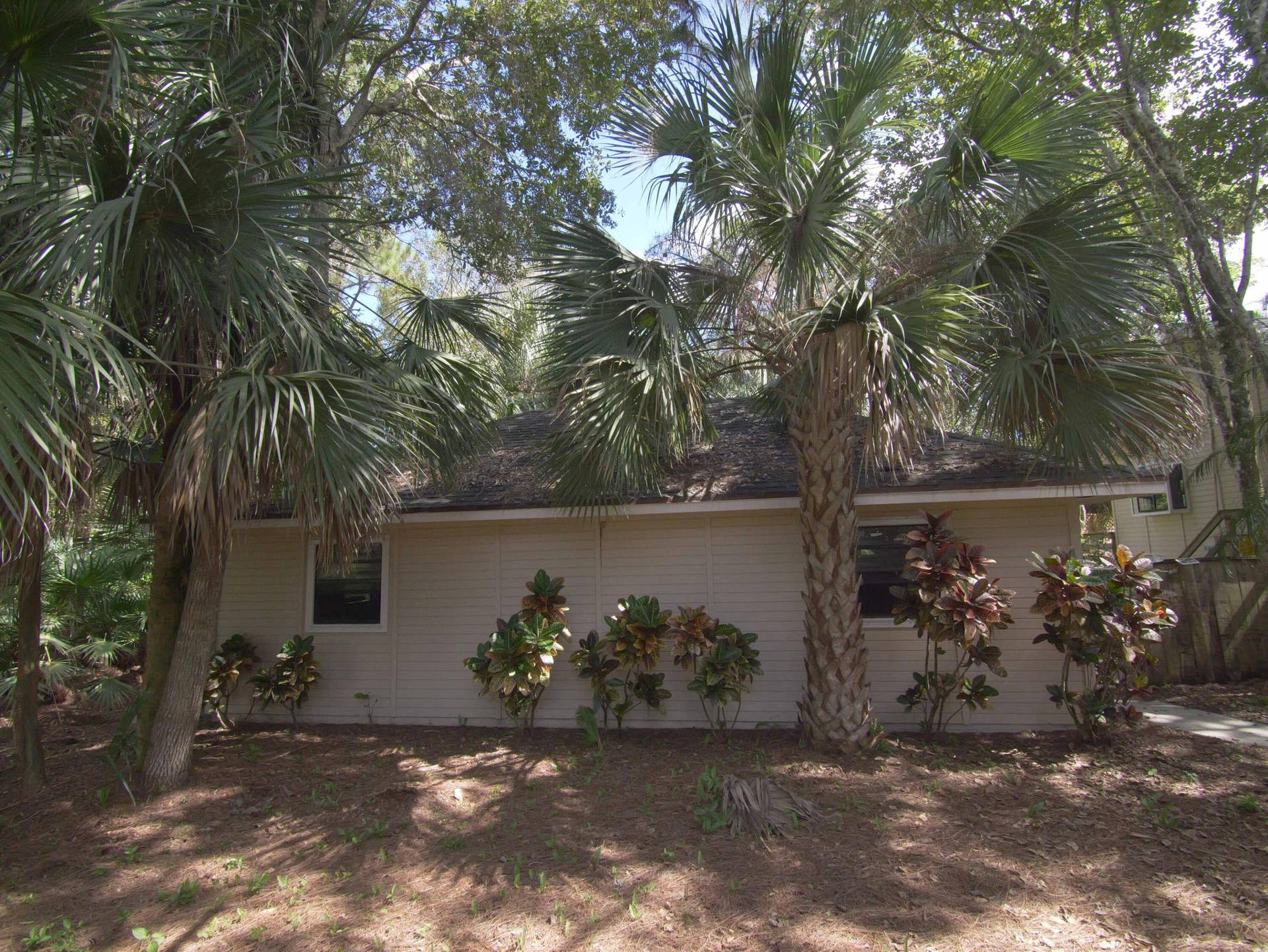 17032 130TH Avenue N, Jupiter, FL 33478 Ext LARGE Garage & workspace could be made Man/Woman cave or Guest suite.