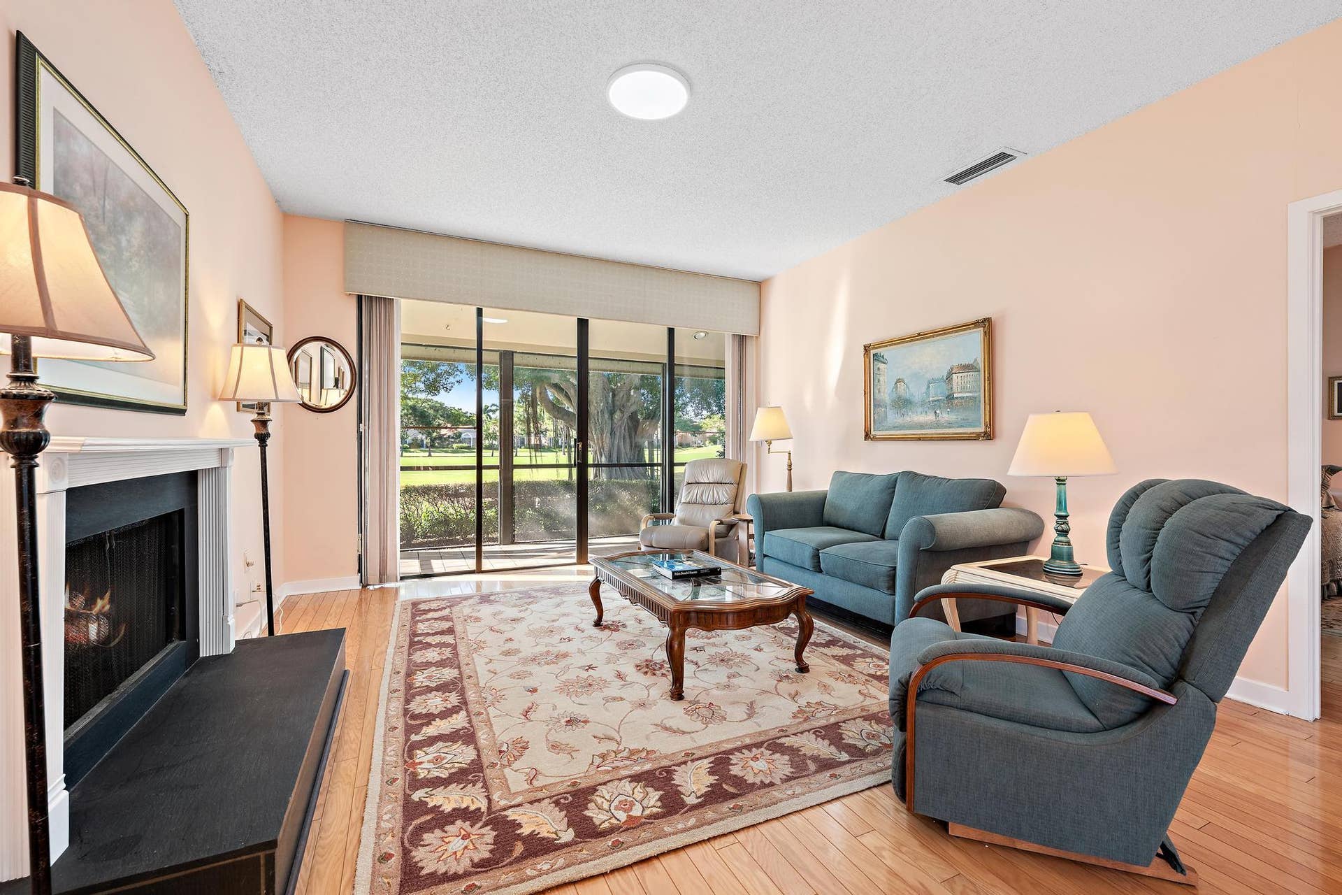 275 Old Meadow Way-10