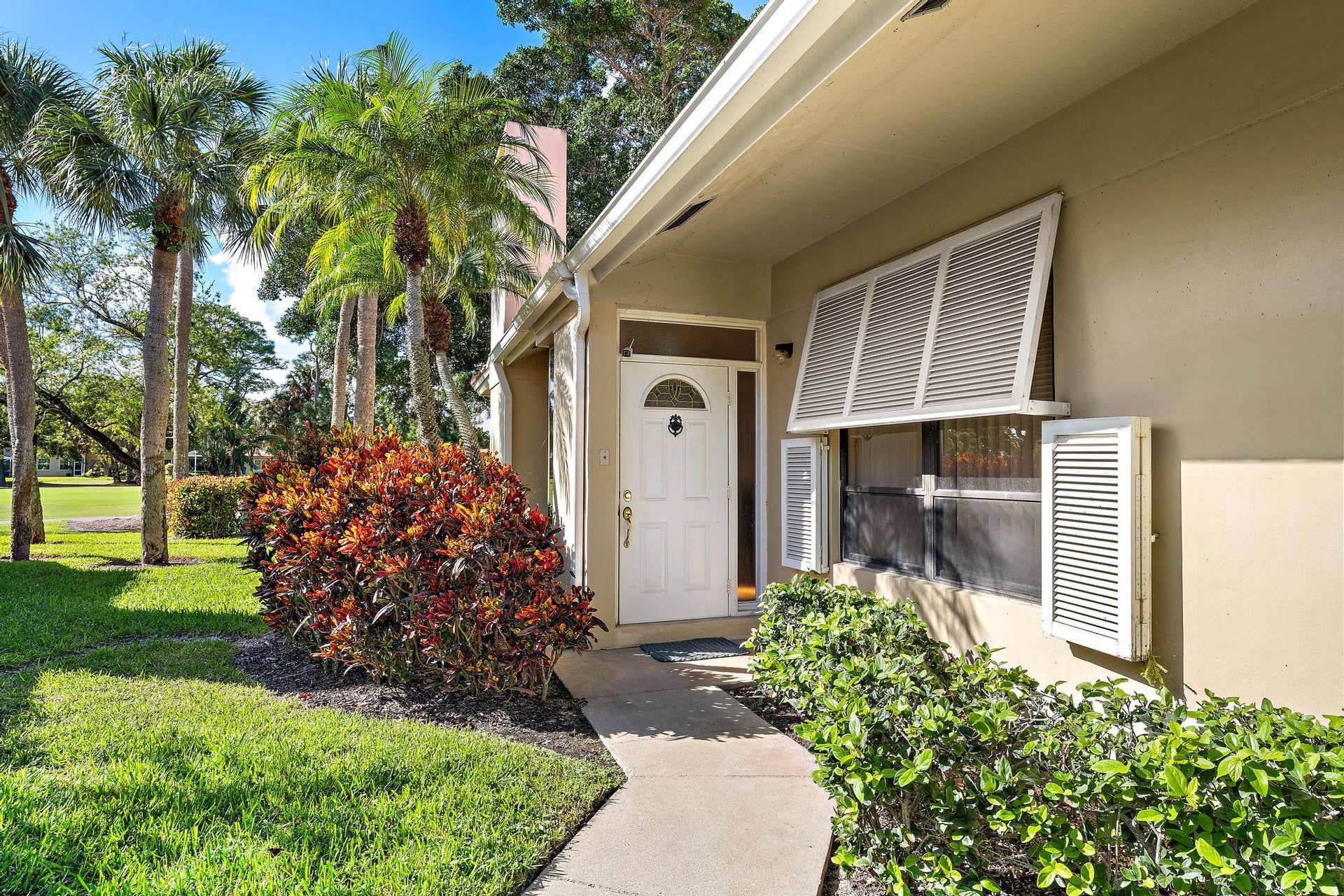 275 Old Meadow Way-20