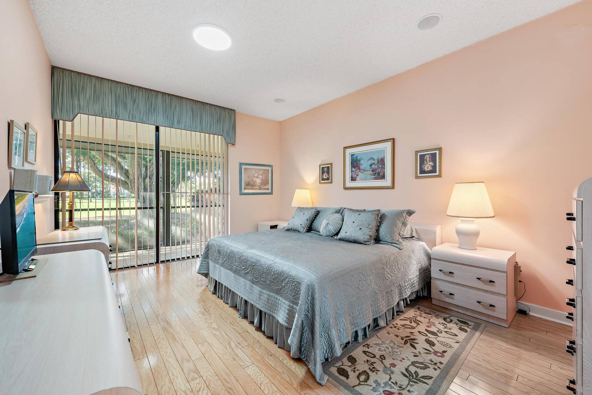 275 Old Meadow Way-12