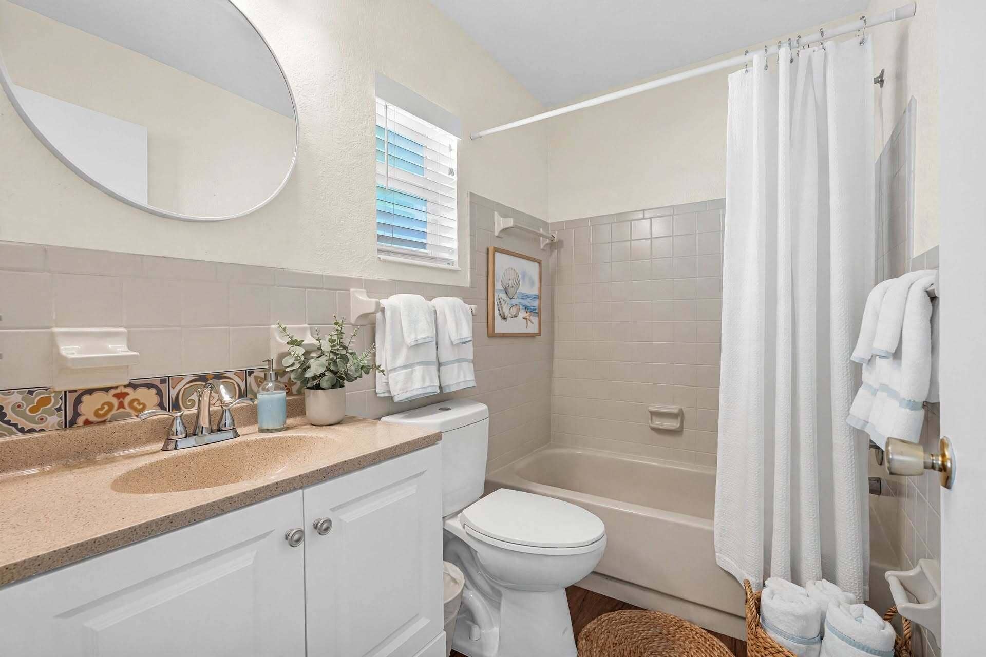 1050 NW 73RD Terrace, Margate, FL 33063 2nd Bathroom