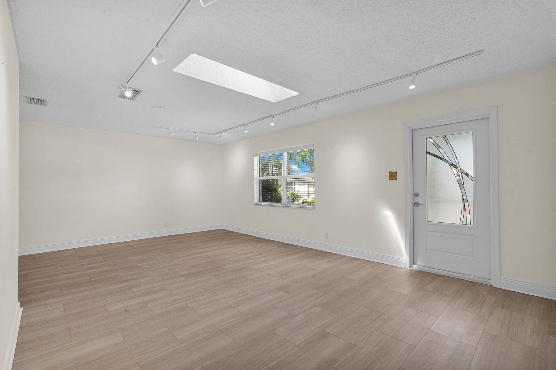 1050 NW 73RD Terrace, Margate, FL 33063 Biggest Floor Model