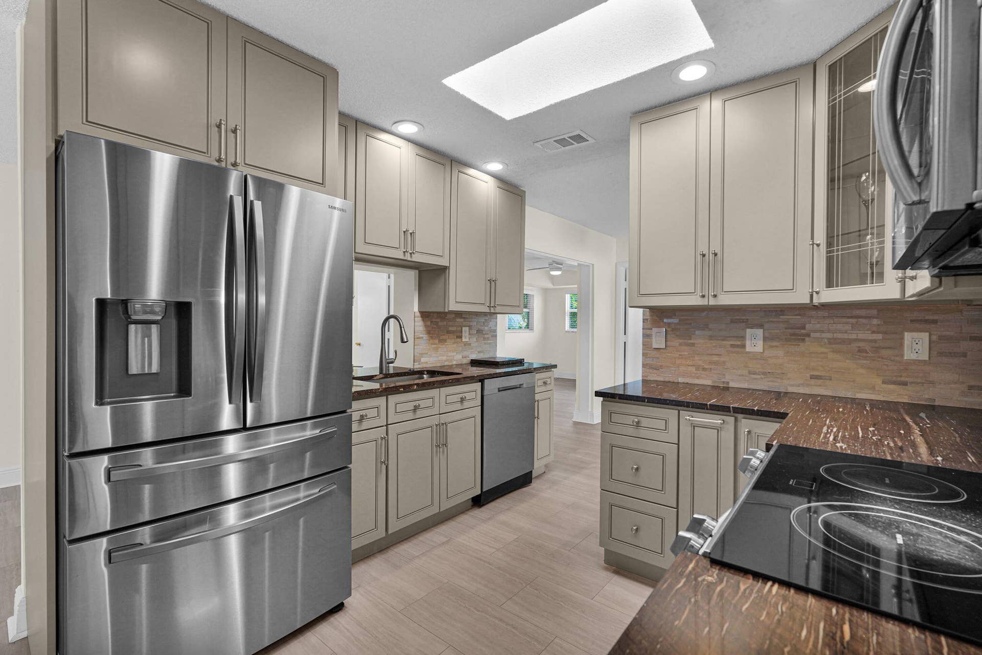 1050 NW 73RD Terrace, Margate, FL 33063 Built for a Chef!