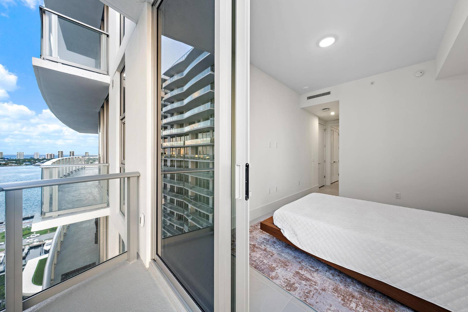 220 Lake Shore Drive, #1802, Lake Park, FL 33403 Guest Suite