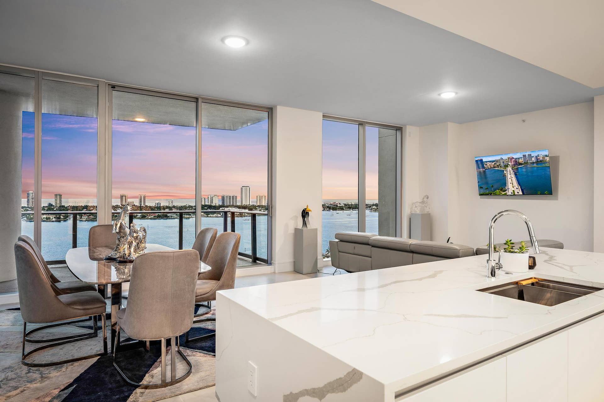 220 Lake Shore Drive, #1802, Lake Park, FL 33403 Kitchen & Dining