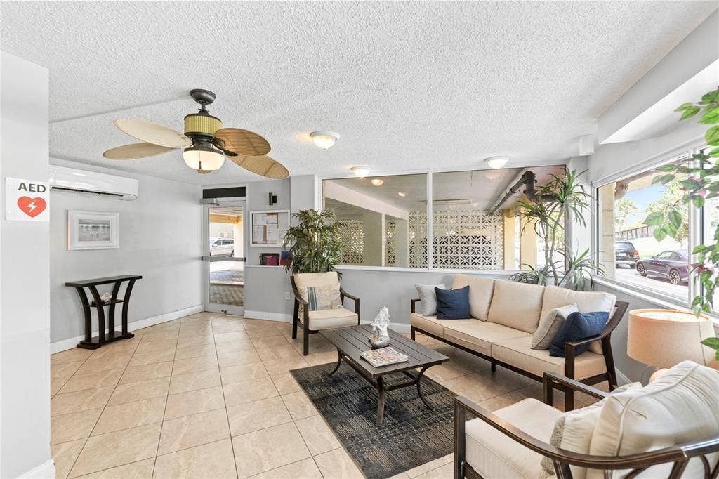 1161 HILLSBORO MILE, #305, Hillsboro Beach, FL 33062 LOBBY