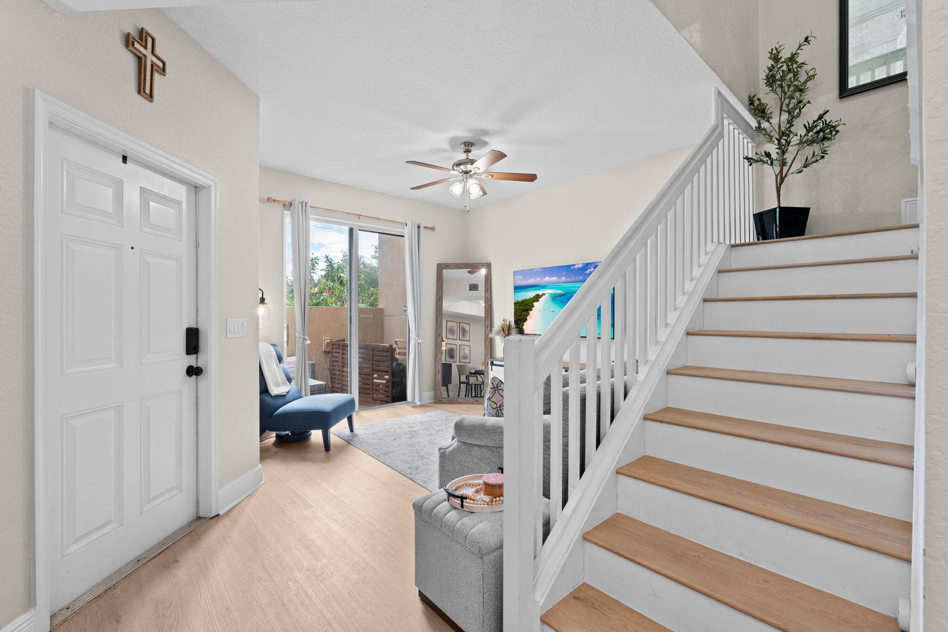 12-web-or-mls-A7408897