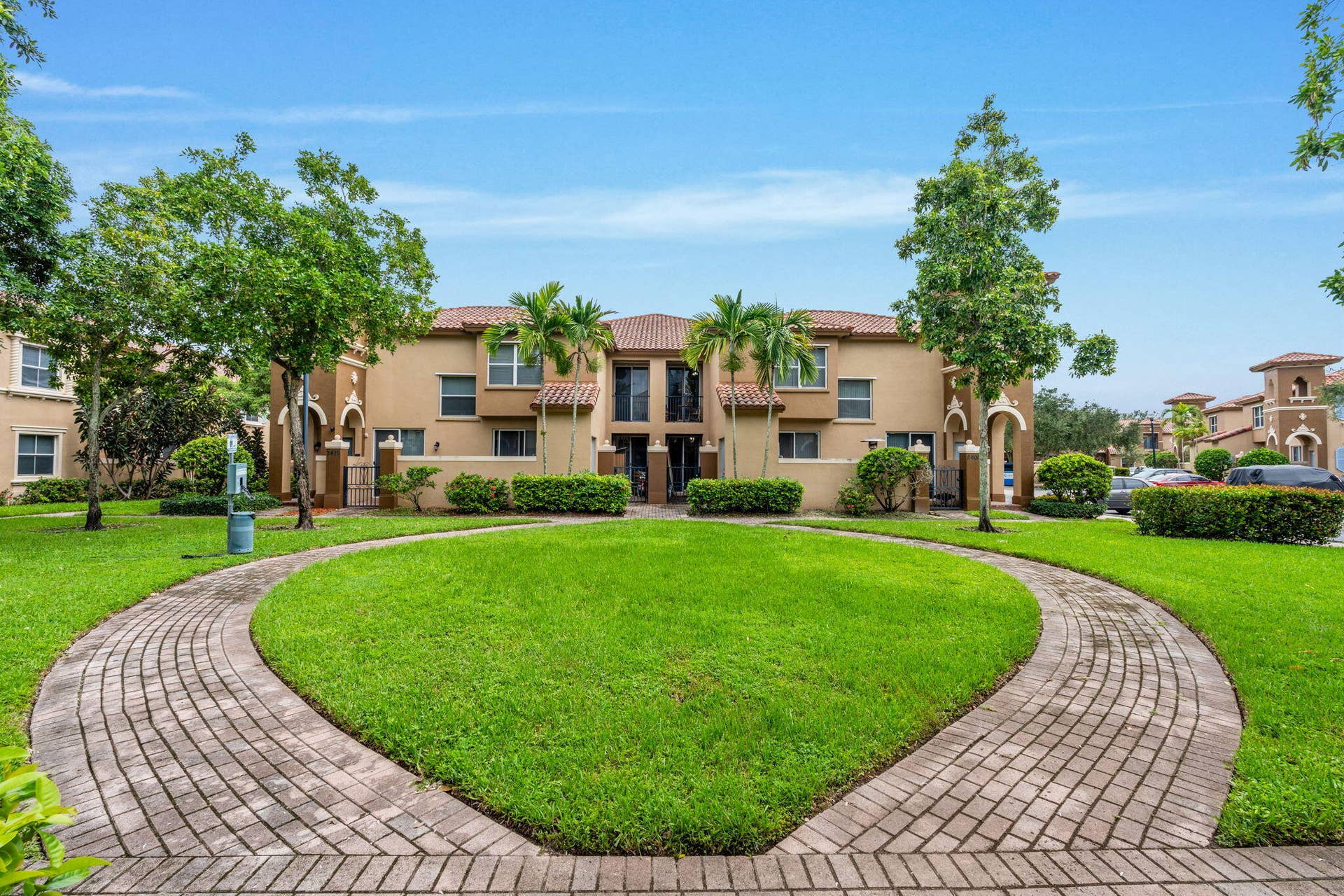 42-web-or-mls-A7408826