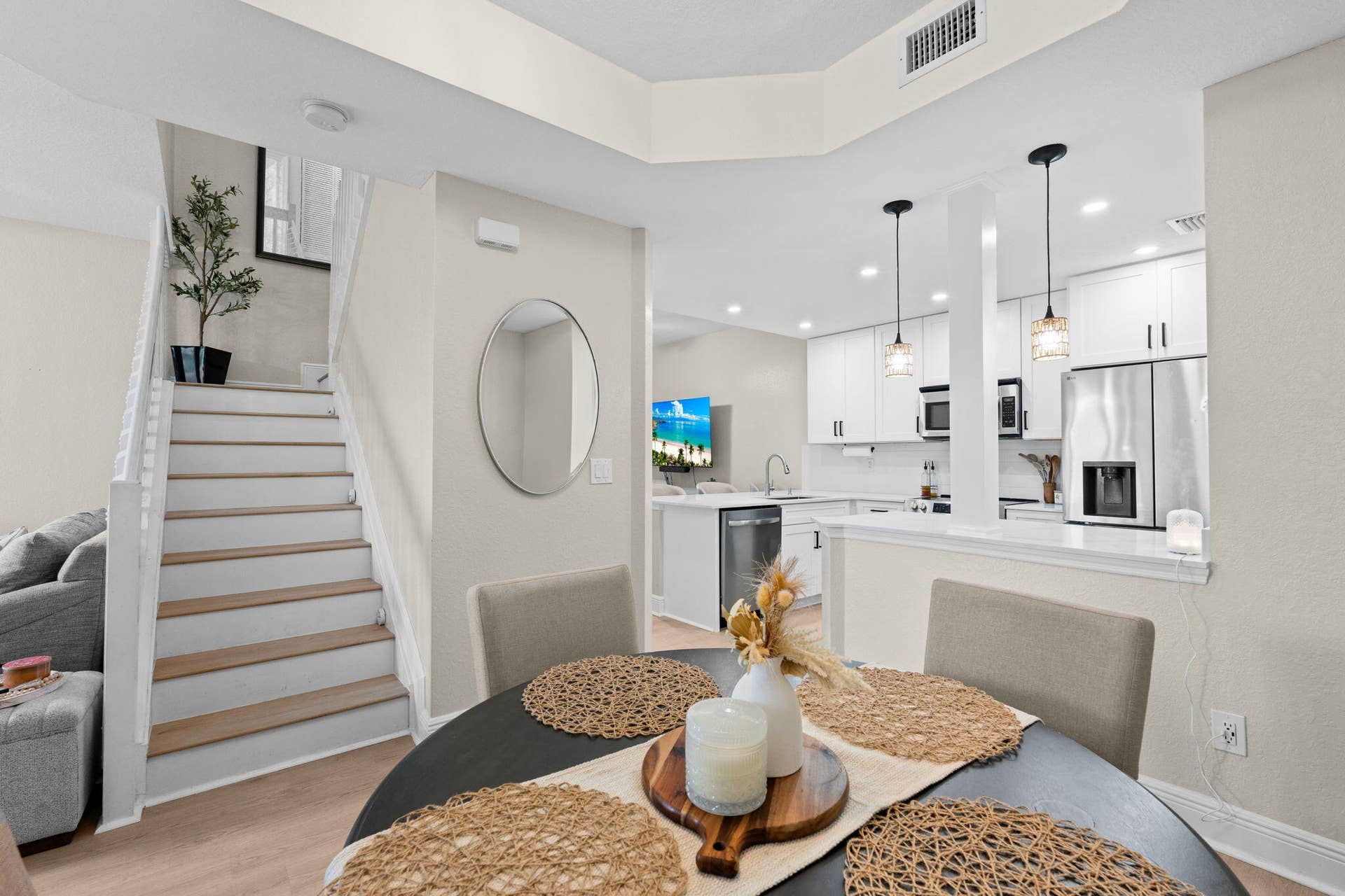 16-web-or-mls-A7408900